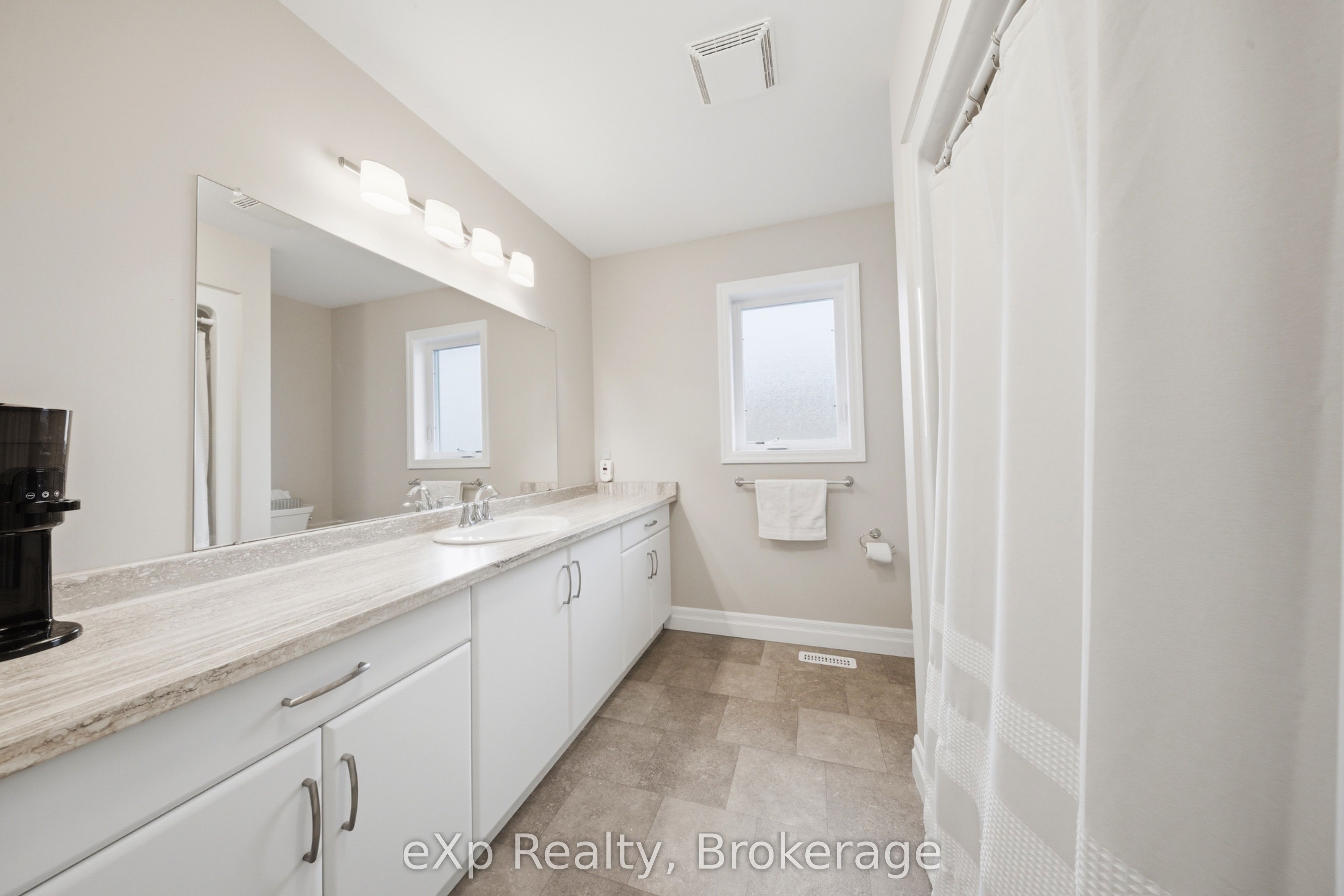 300 Hutton Street E Property Photo 26