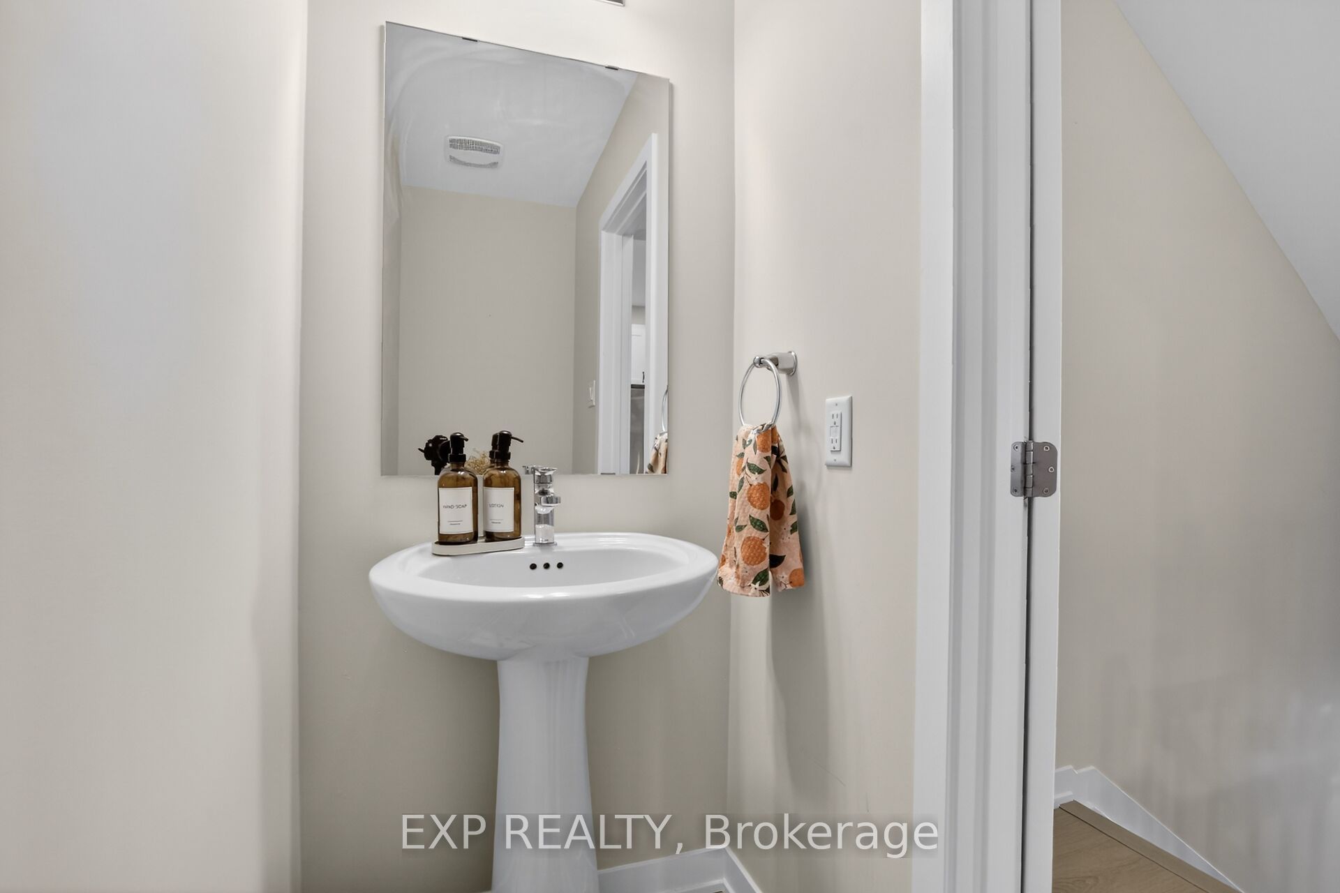615 Quilter Row Property Photo 11