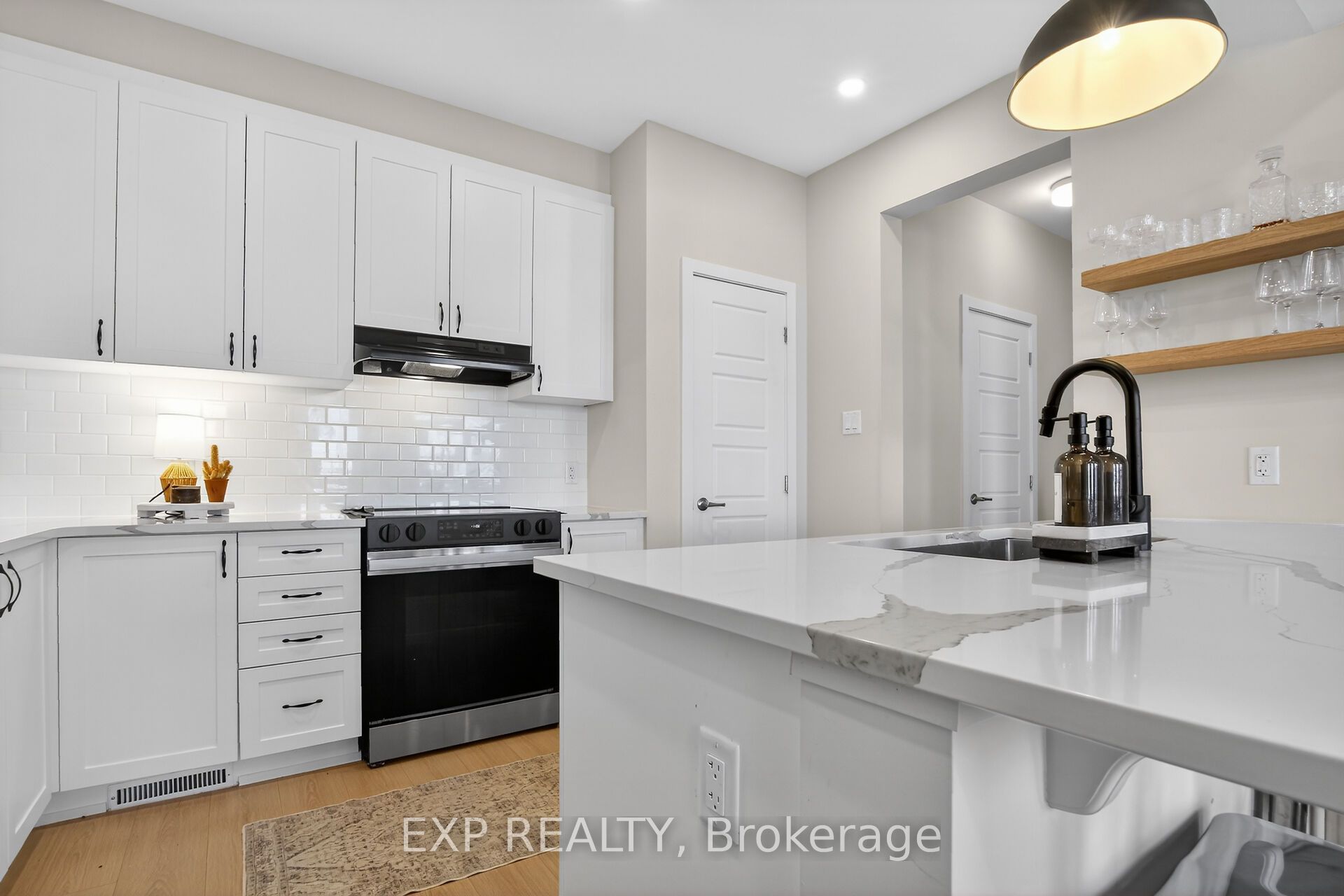 615 Quilter Row Property Photo 15
