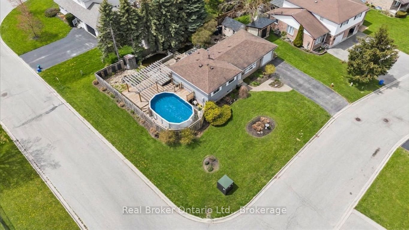 109 Miller Crescent Property Photo 2