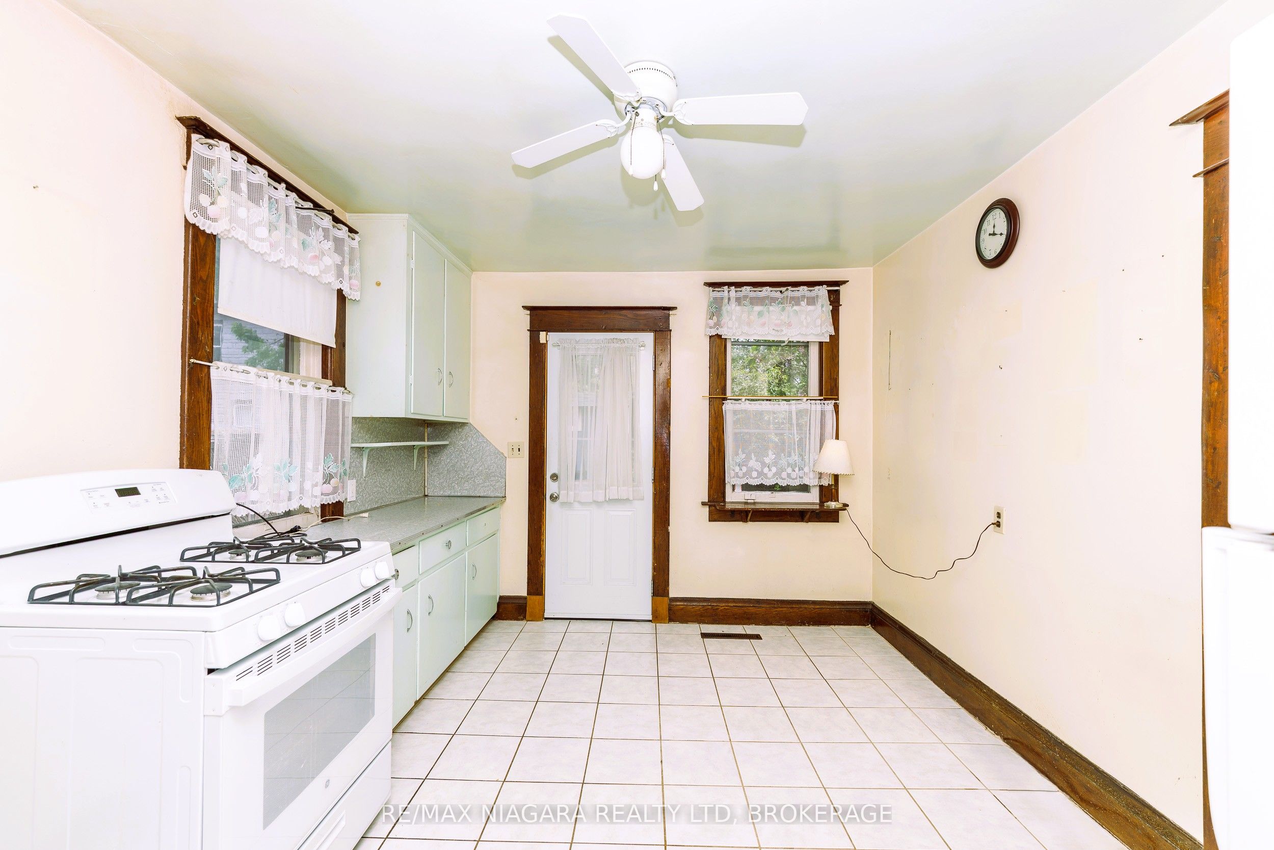 208 Hellems Avenue Property Photo 7