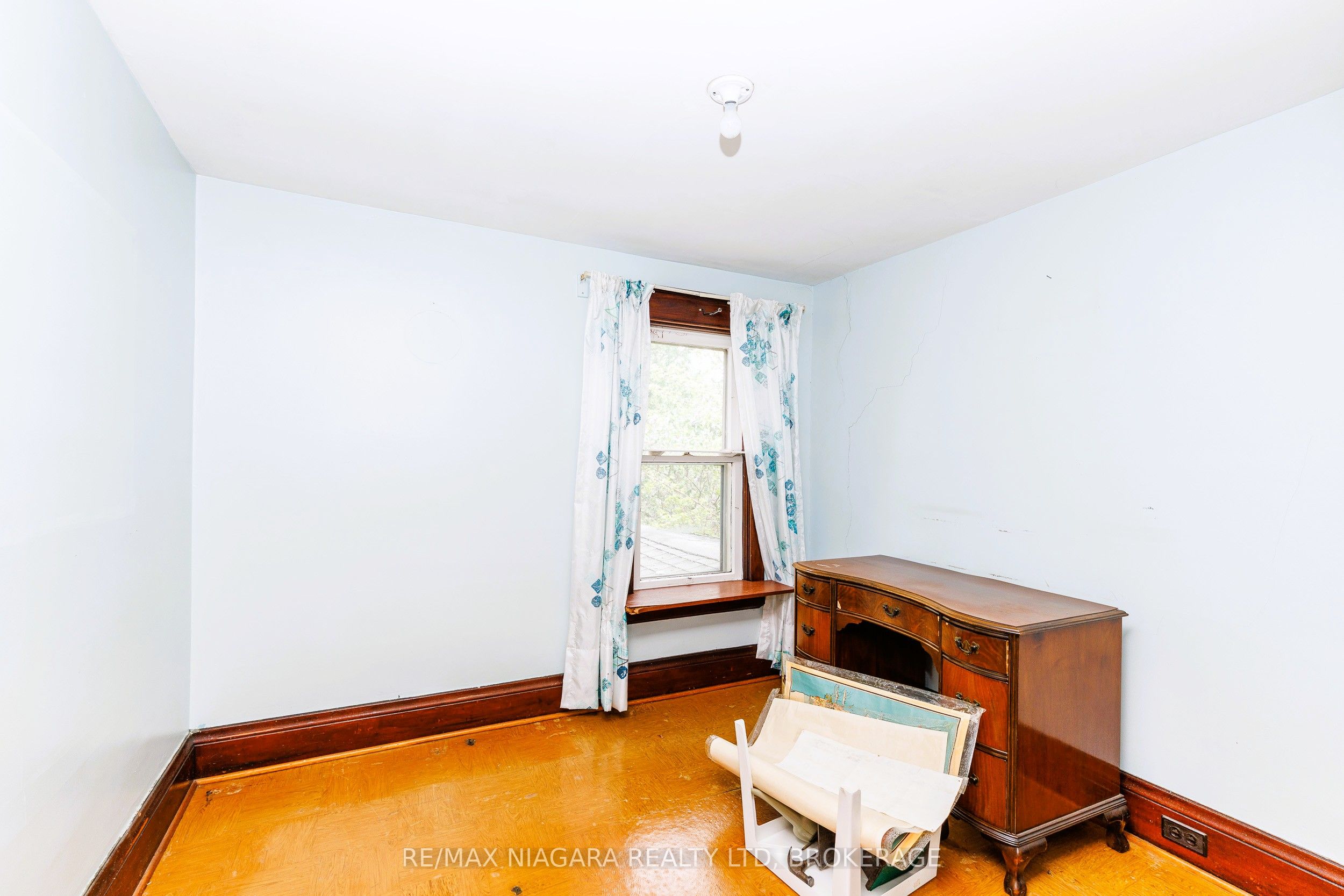 208 Hellems Avenue Property Photo 15