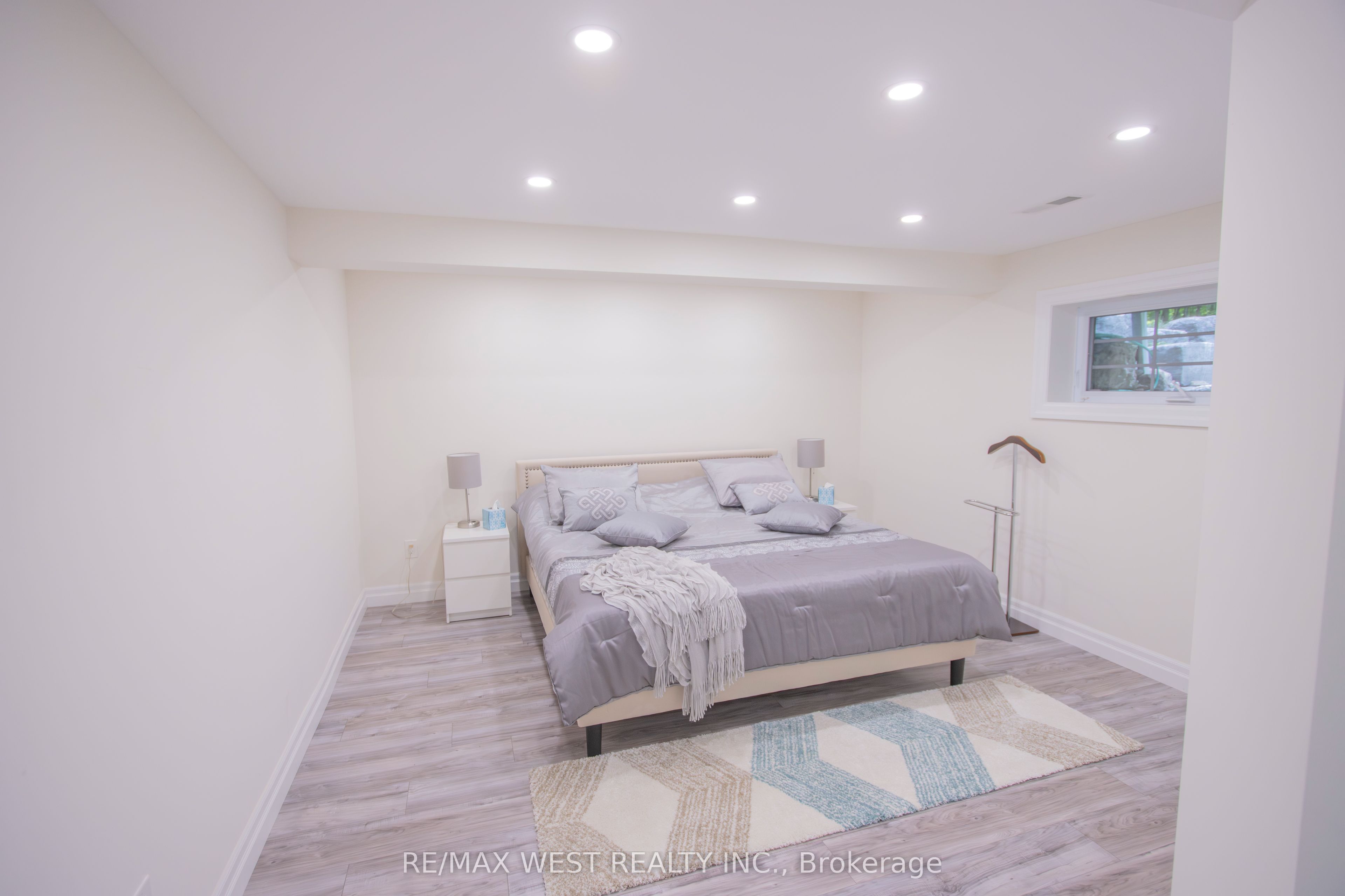 1158 Lorne Lane Property Photo 33