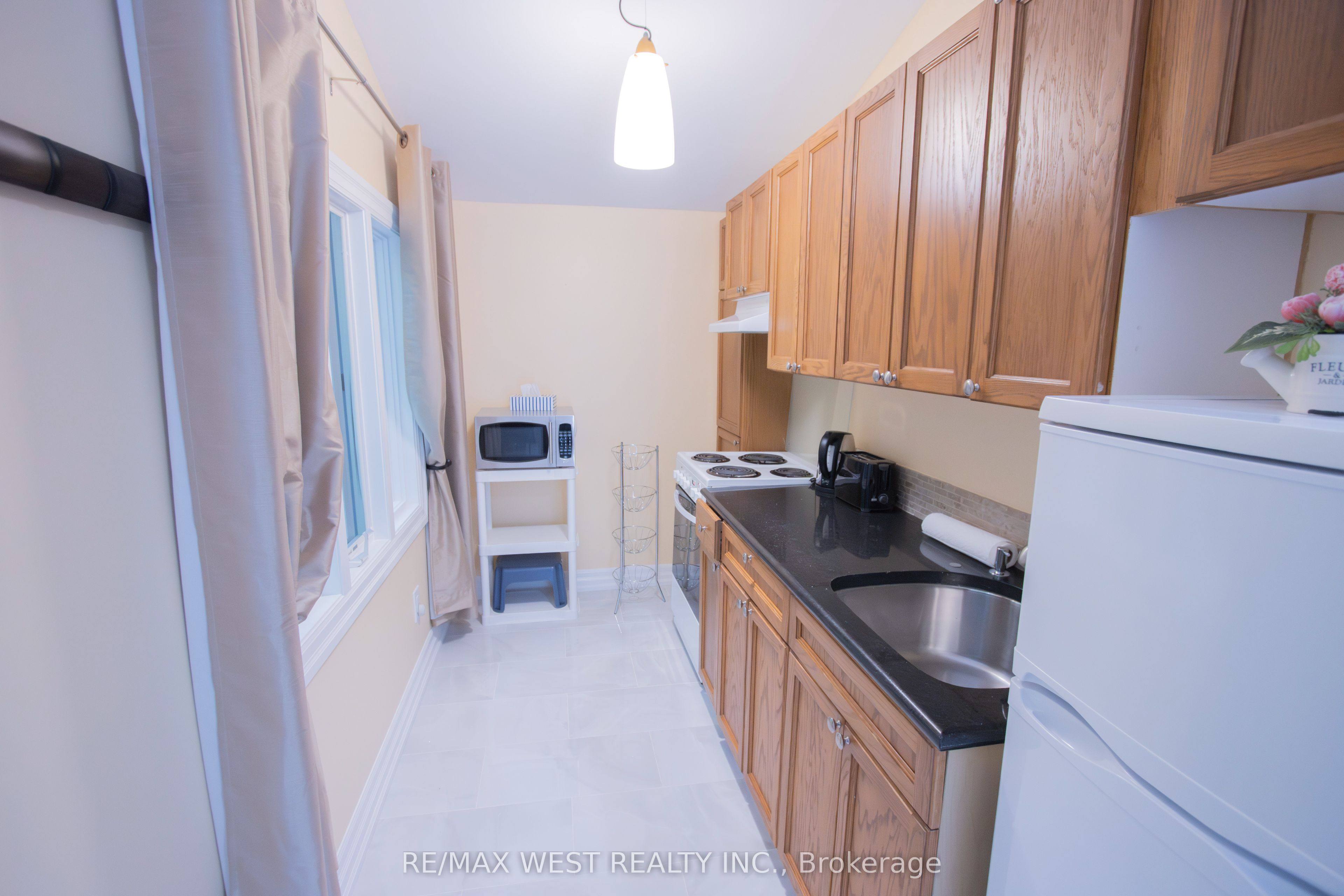 1158 Lorne Lane Property Photo 38