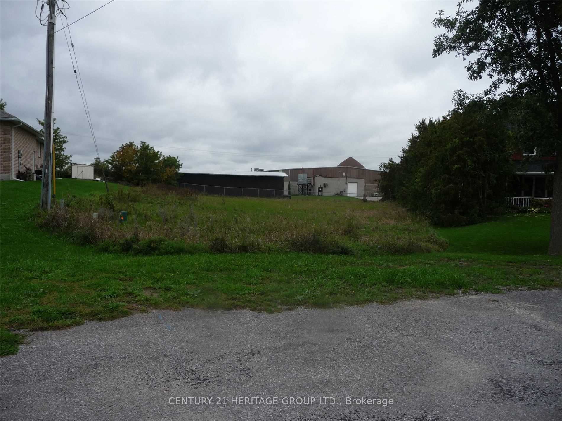 33 Grant Drive Property Photo 1