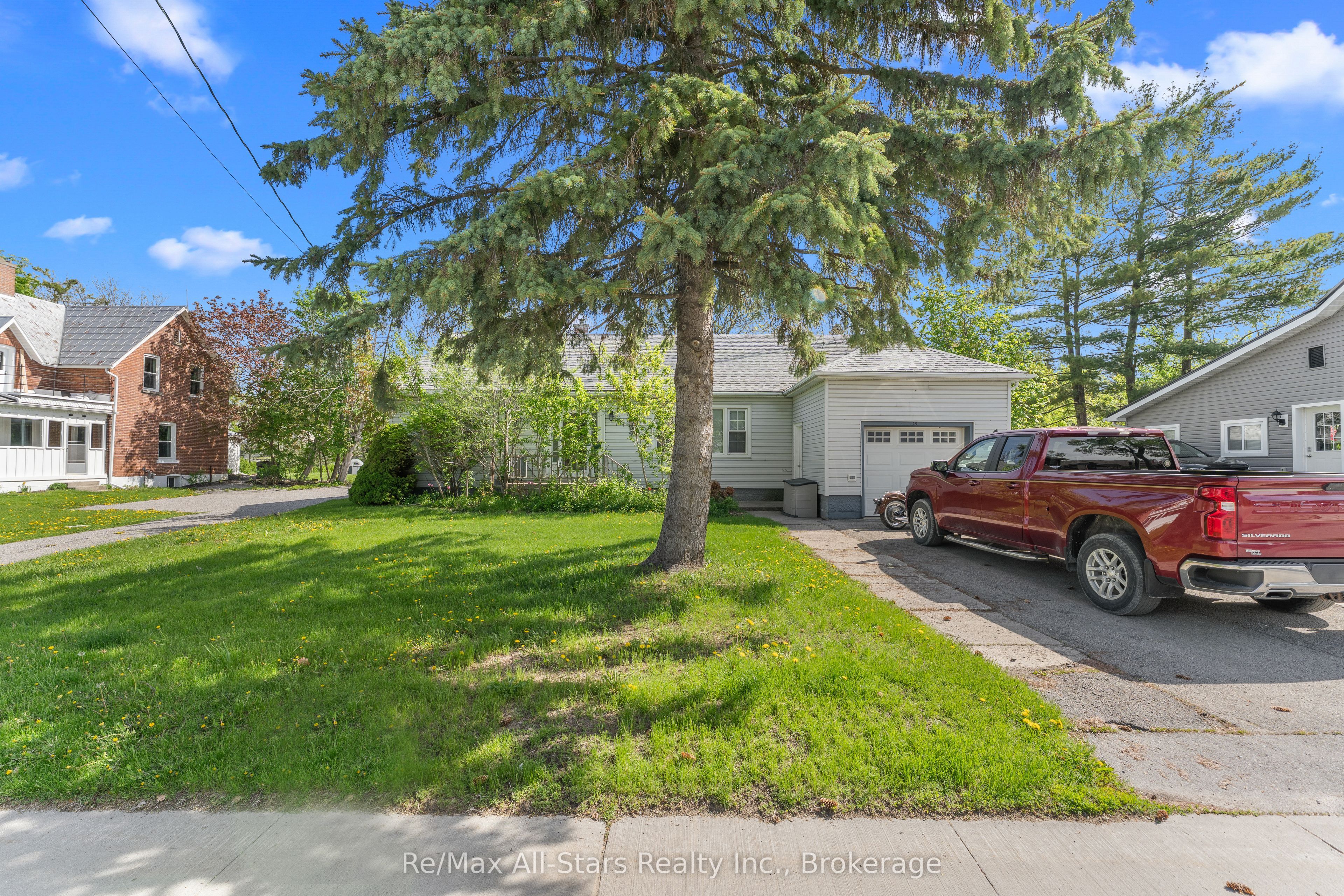 29 Francis Street E Property Photo 2