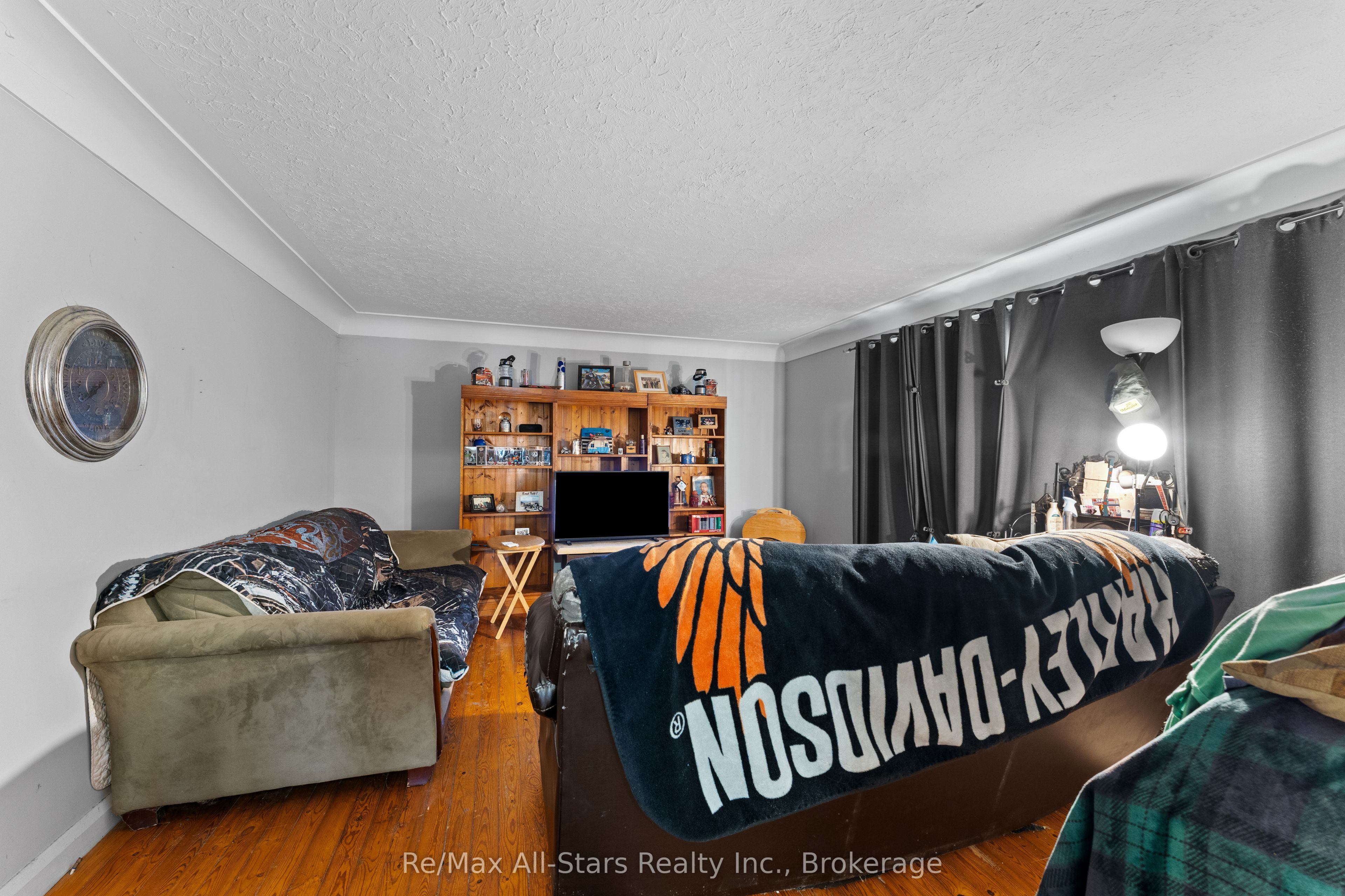 29 Francis Street E Property Photo 8
