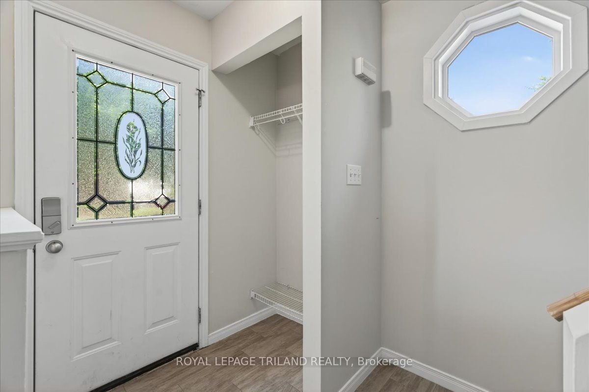 9 Parcreek Place Property Photo 6