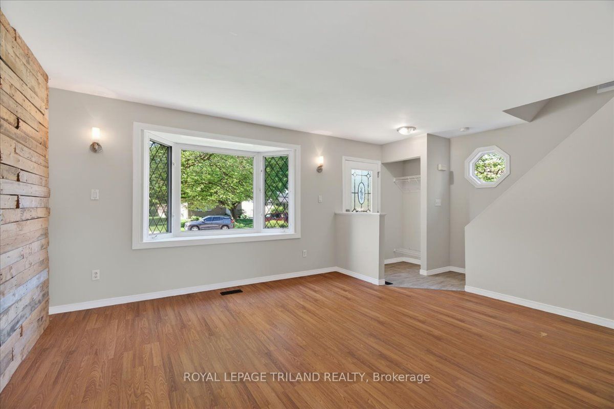 9 Parcreek Place Property Photo 8