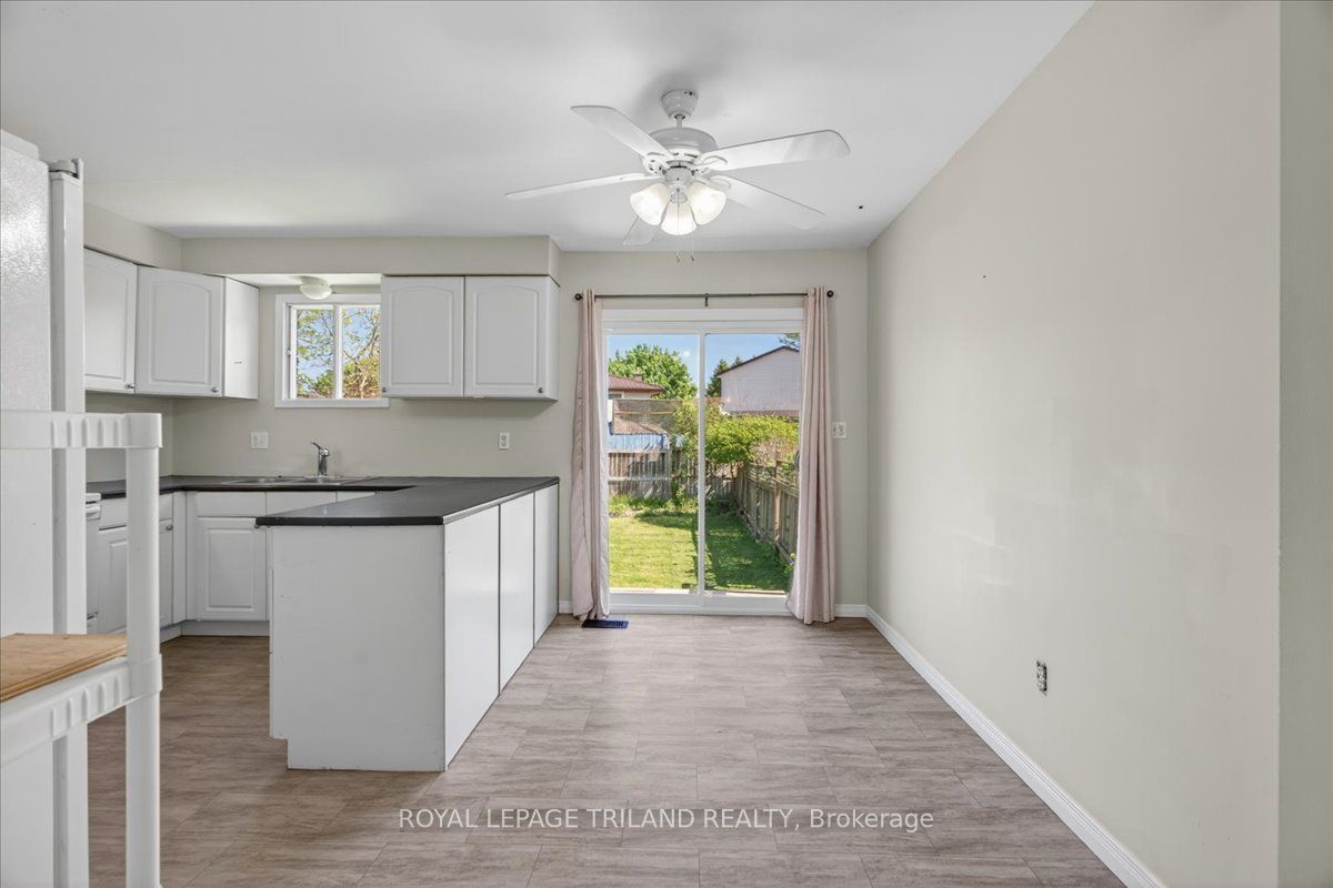 9 Parcreek Place Property Photo 10