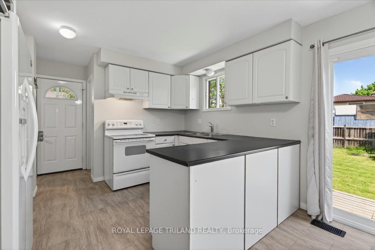 9 Parcreek Place Property Photo 11