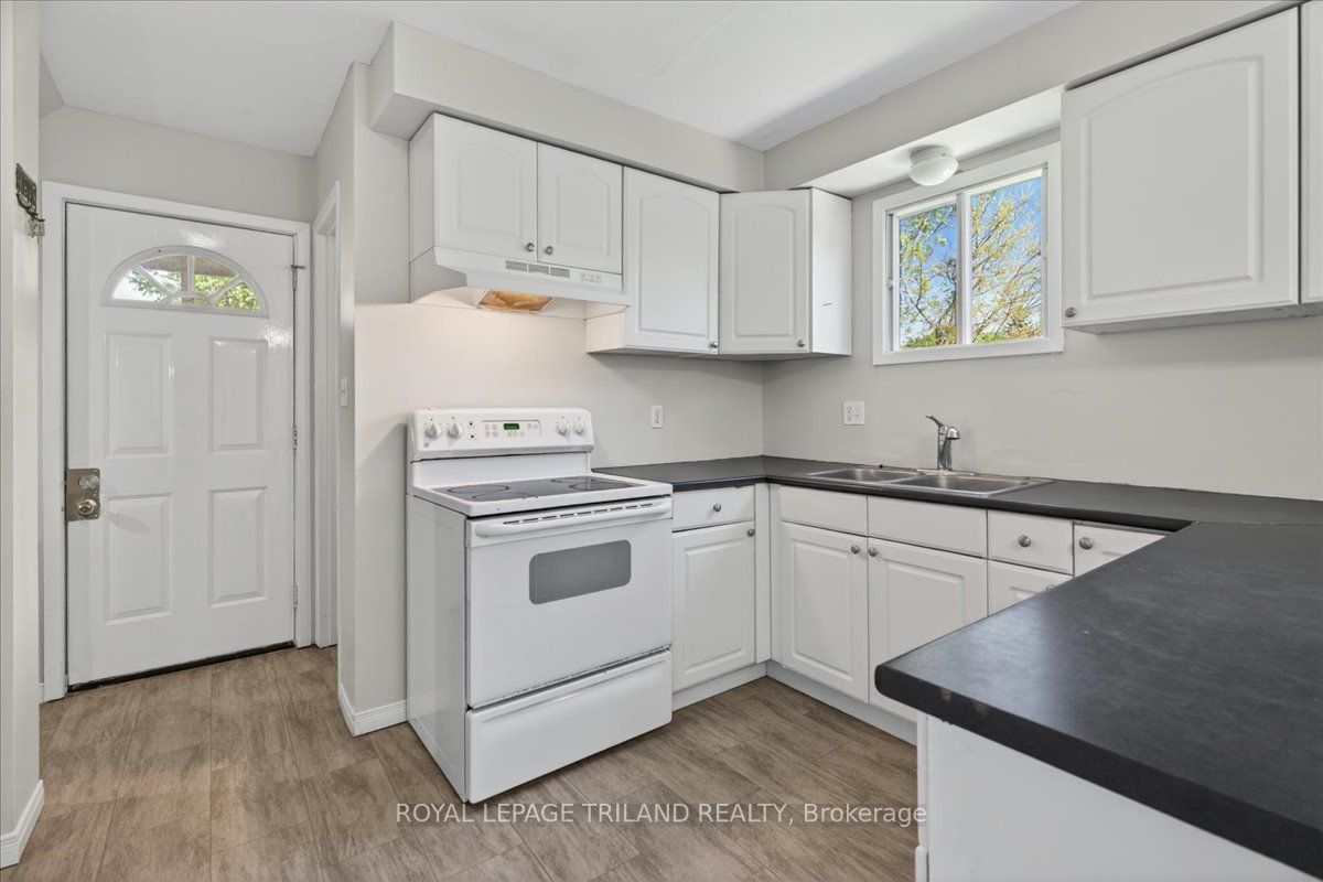9 Parcreek Place Property Photo 13
