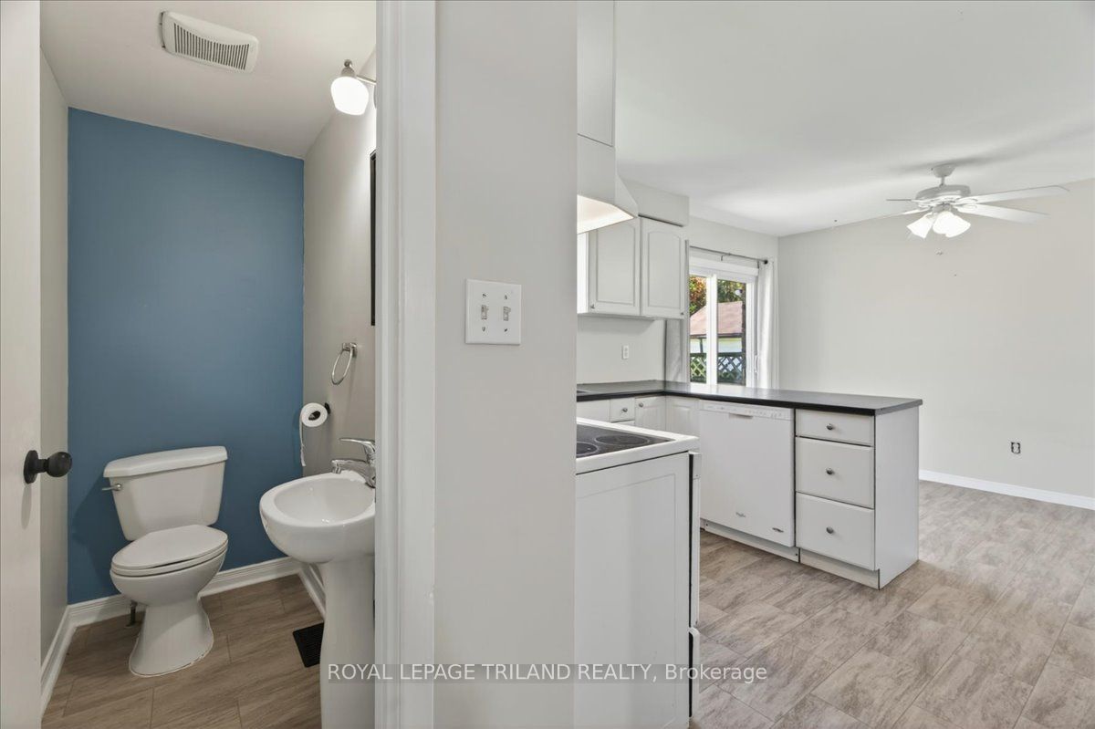 9 Parcreek Place Property Photo 15