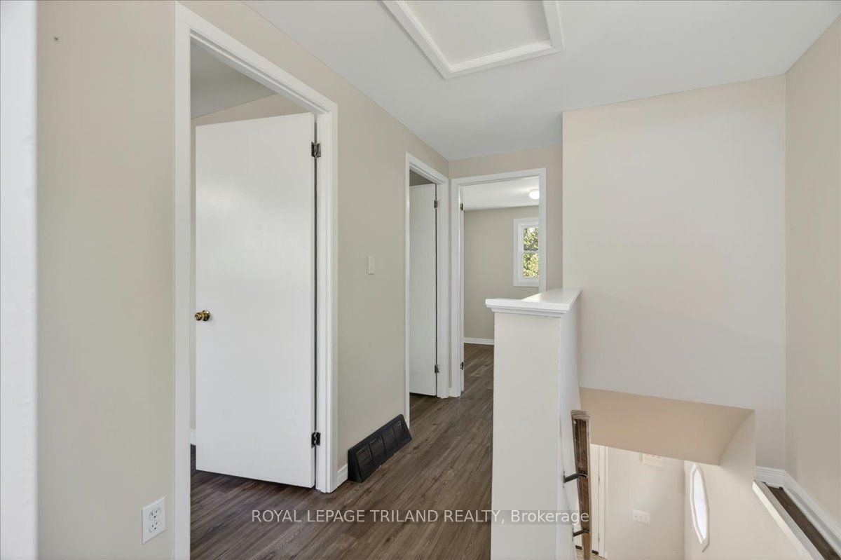 9 Parcreek Place Property Photo 17