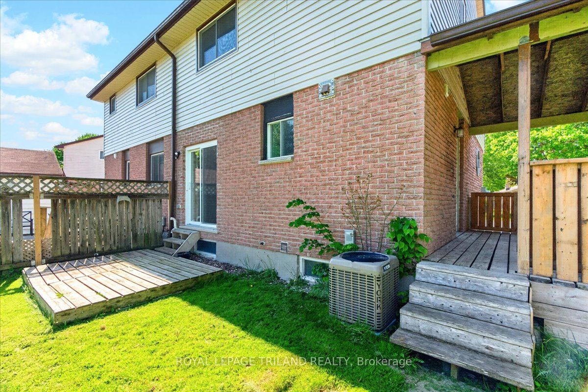 9 Parcreek Place Property Photo 35