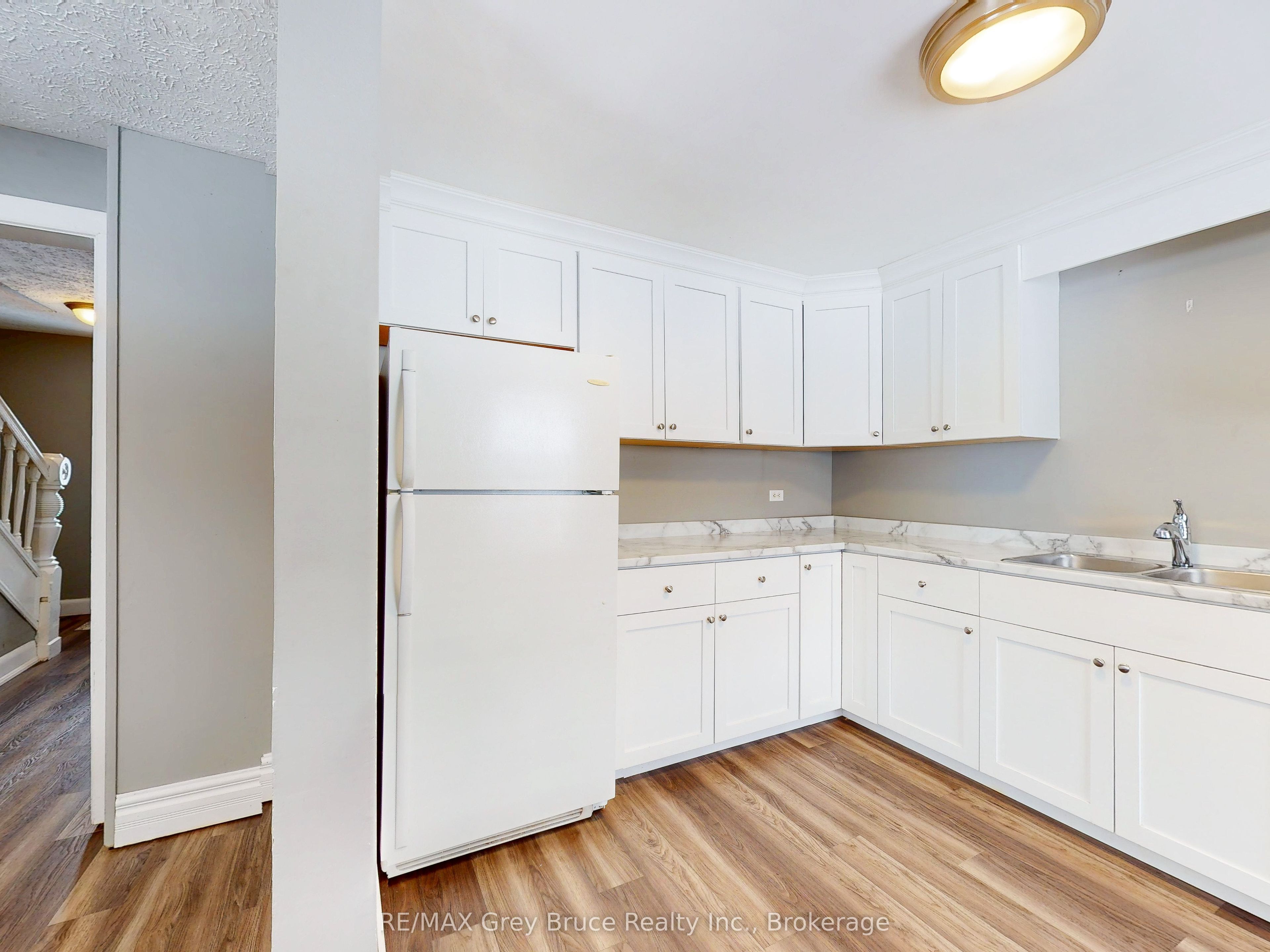 690 8th Street E Property Photo 8