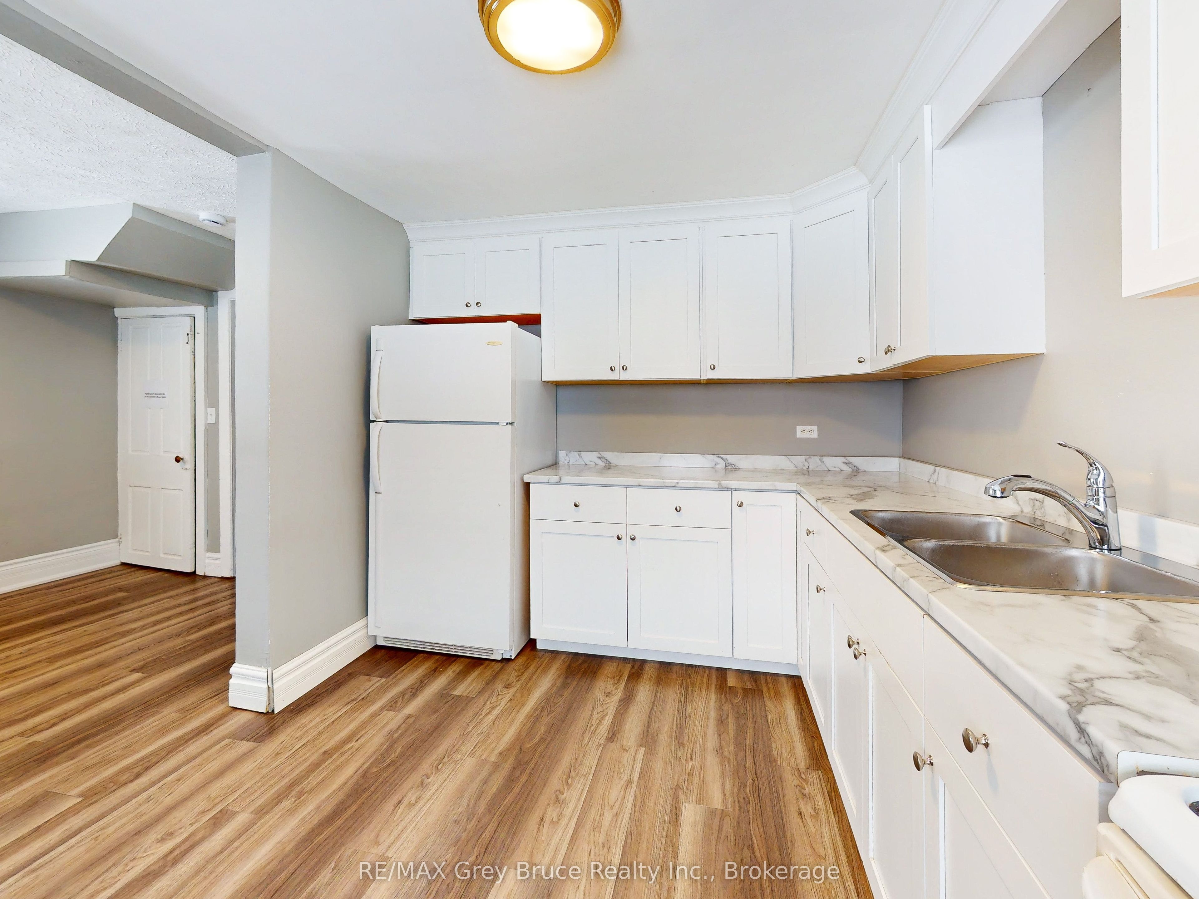 690 8th Street E Property Photo 10