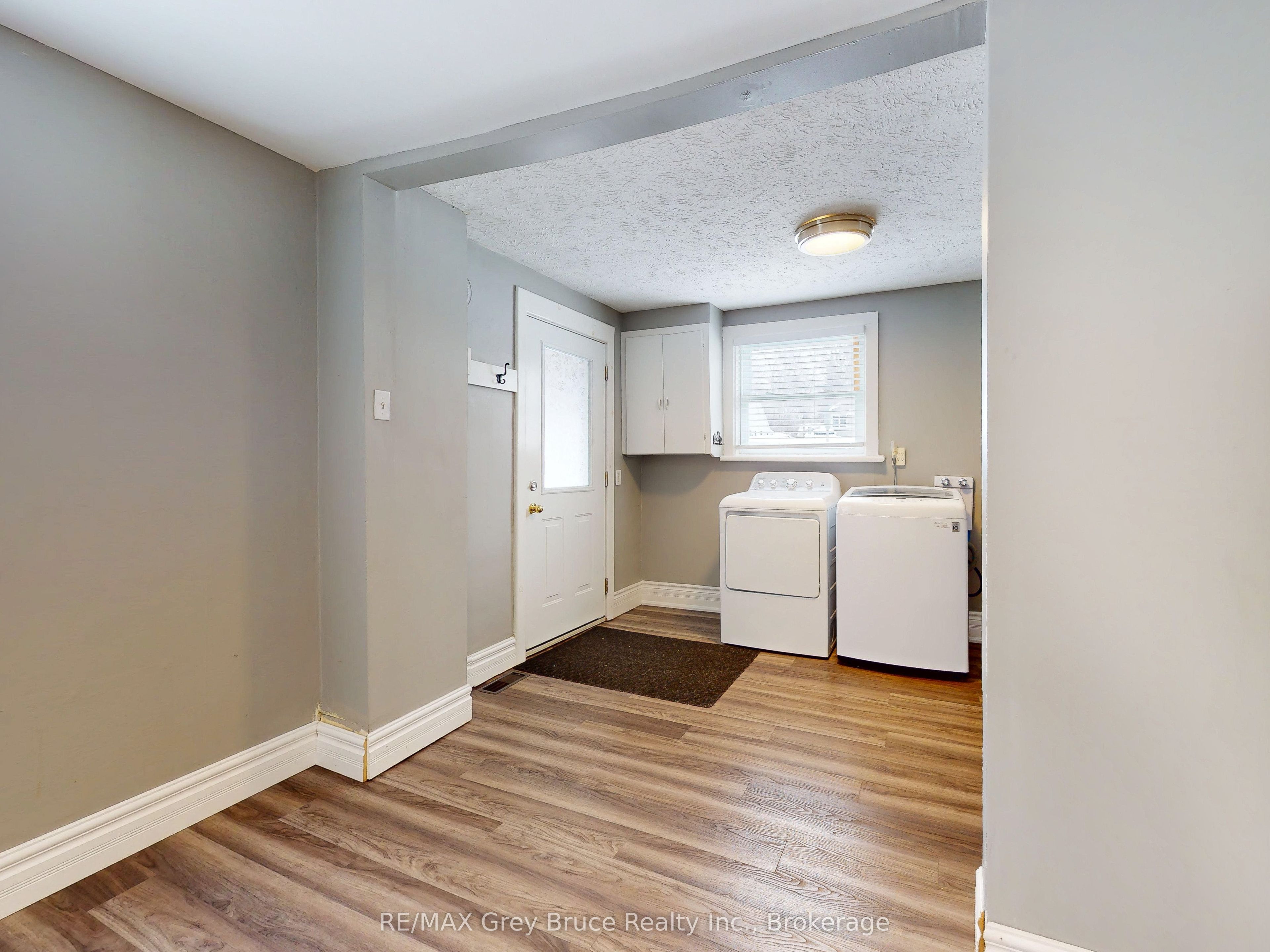 690 8th Street E Property Photo 11
