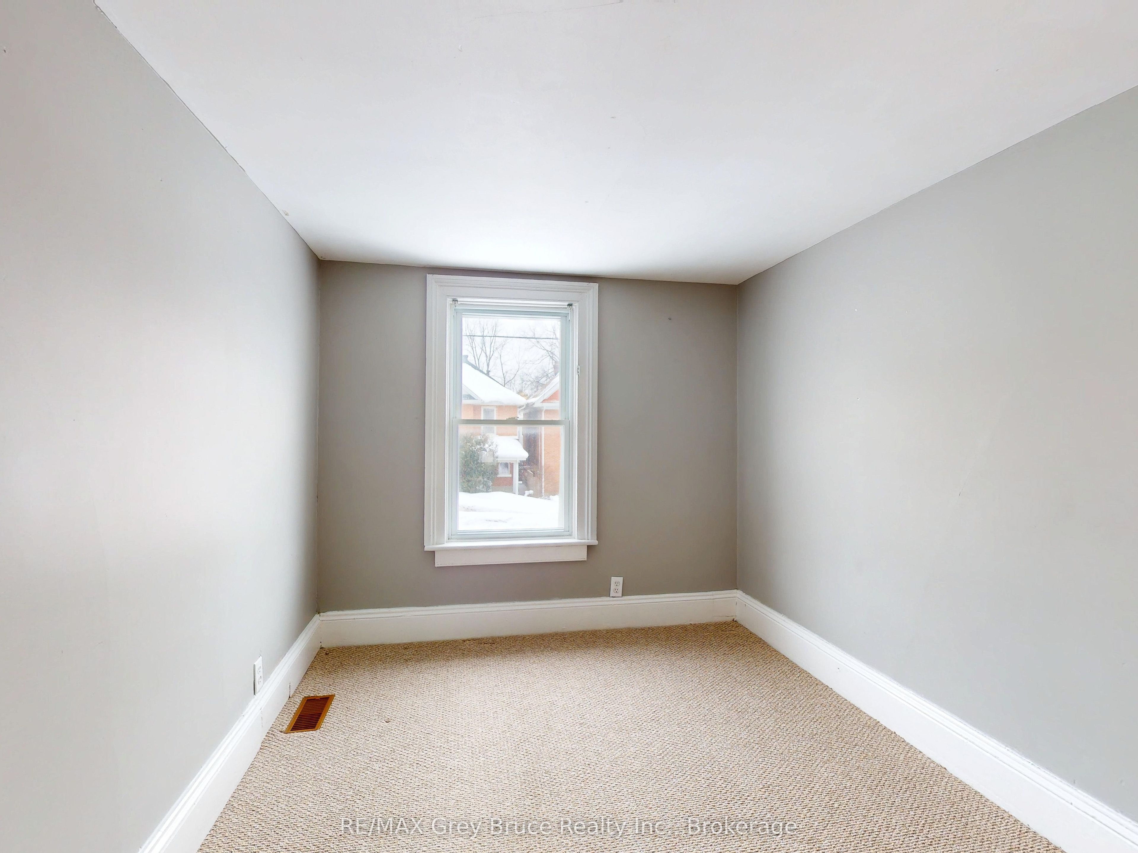 690 8th Street E Property Photo 25