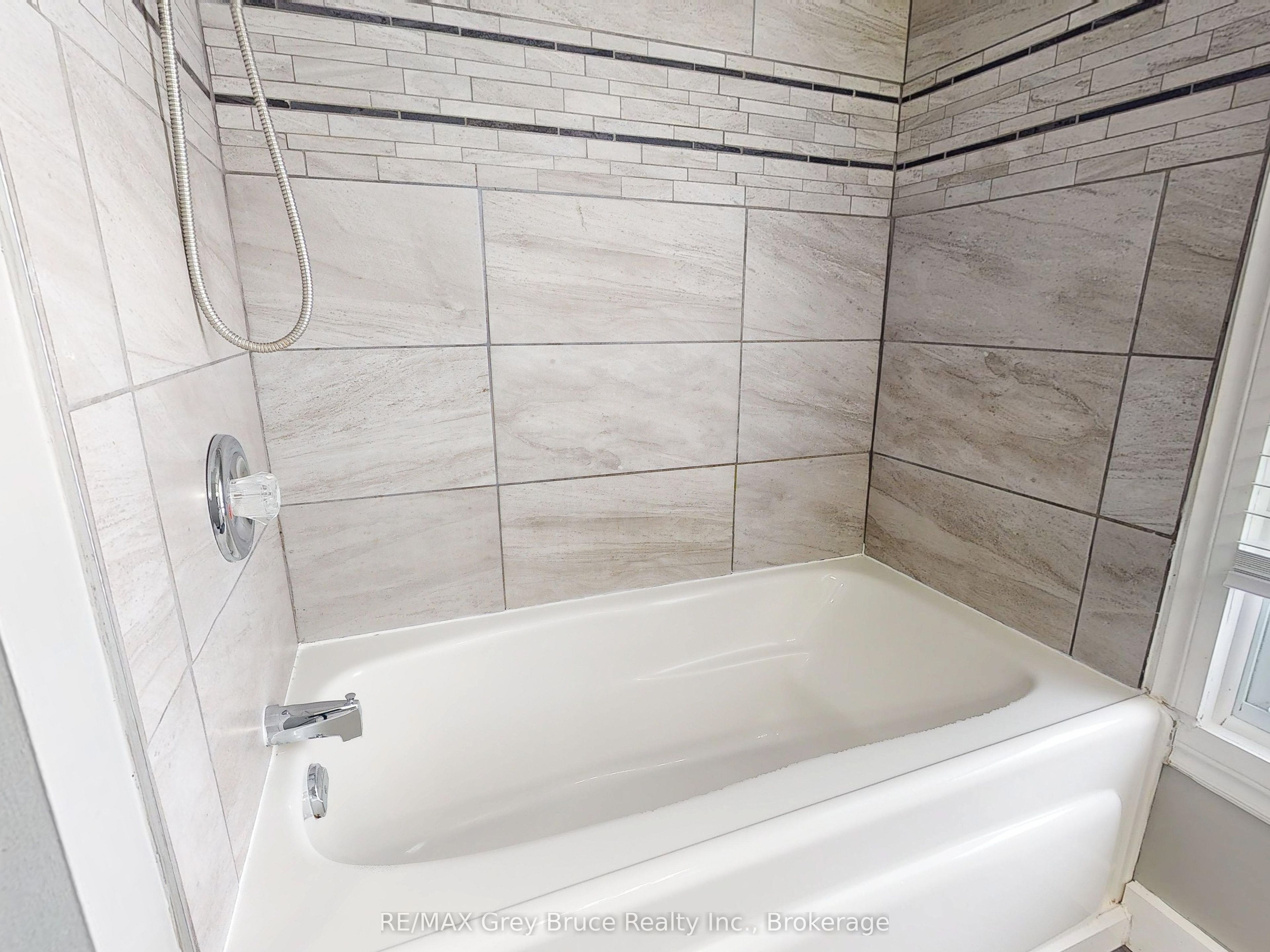 690 8th Street E Property Photo 28