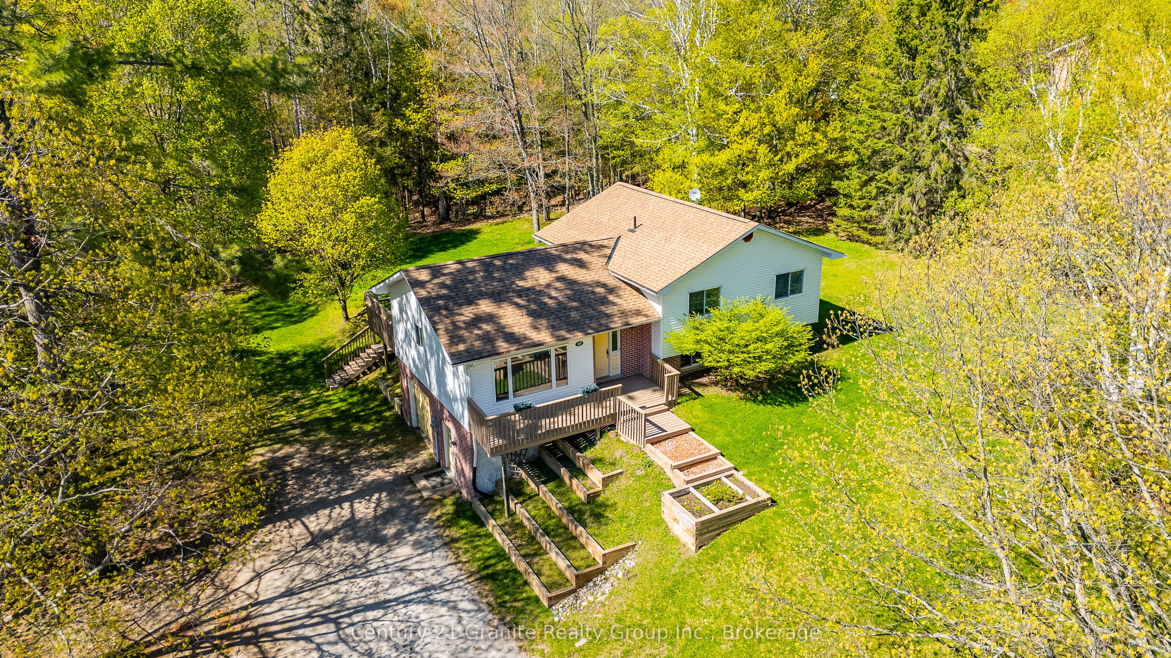 117 Riverside Drive E Property Photo 1