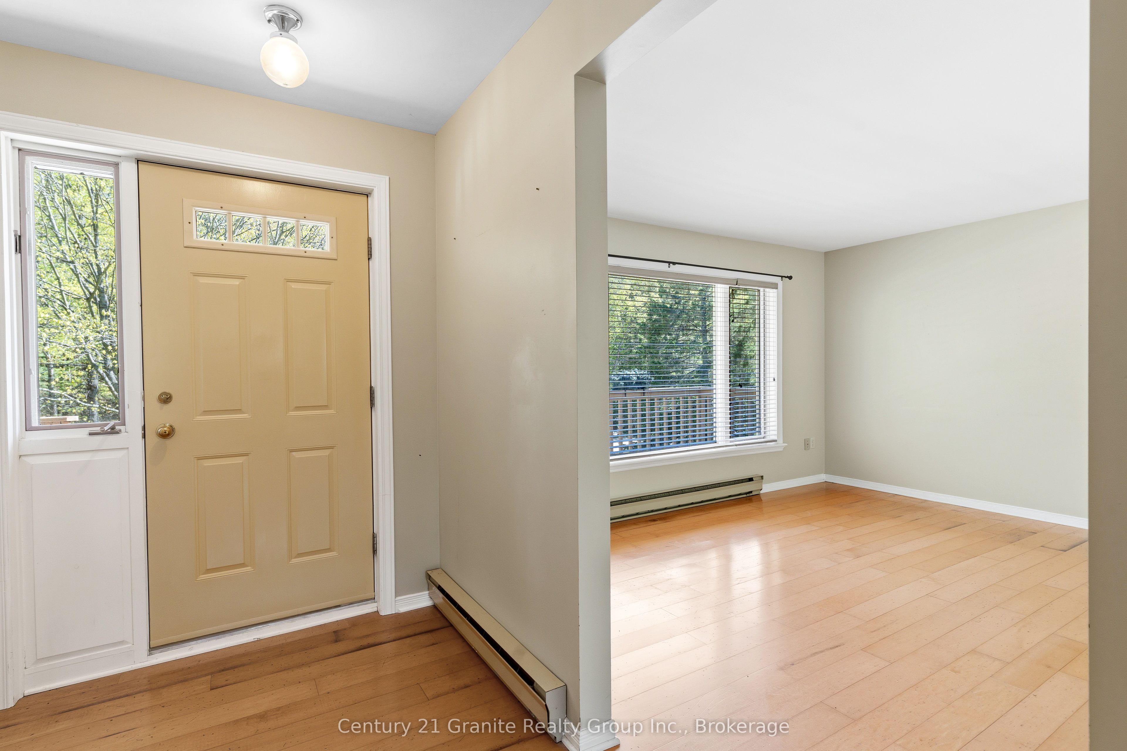 117 Riverside Drive E Property Photo 6