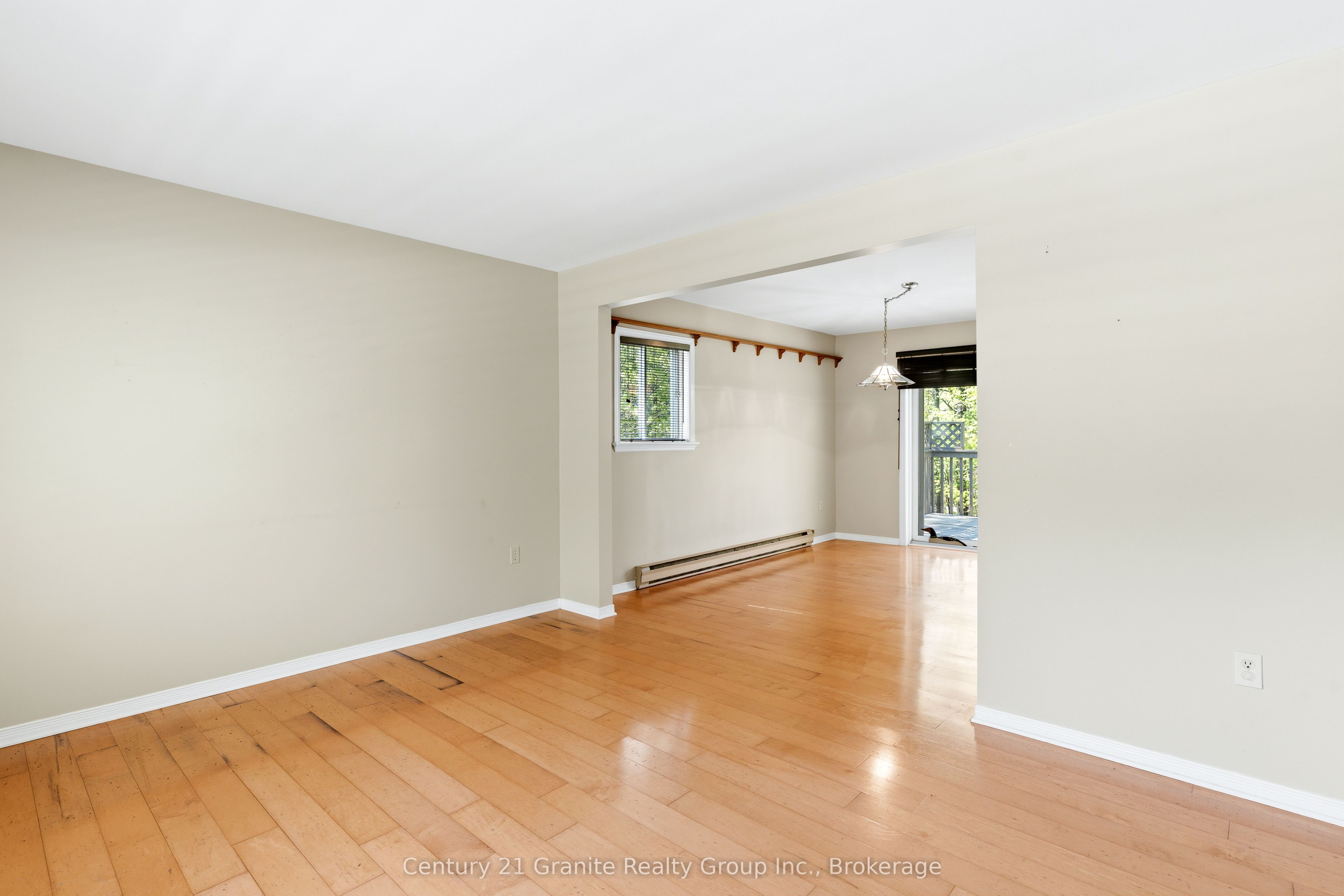 117 Riverside Drive E Property Photo 10
