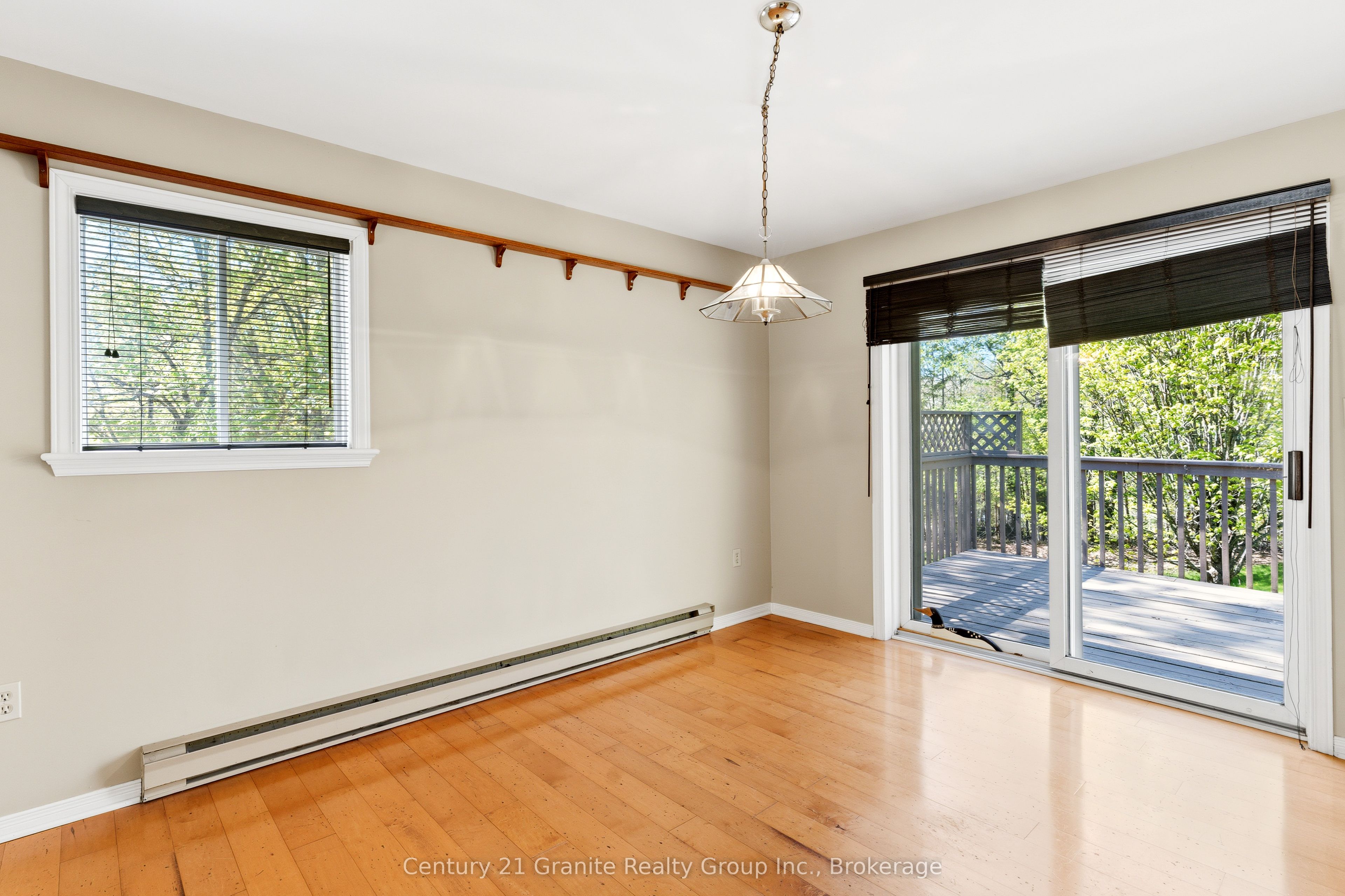 117 Riverside Drive E Property Photo 11
