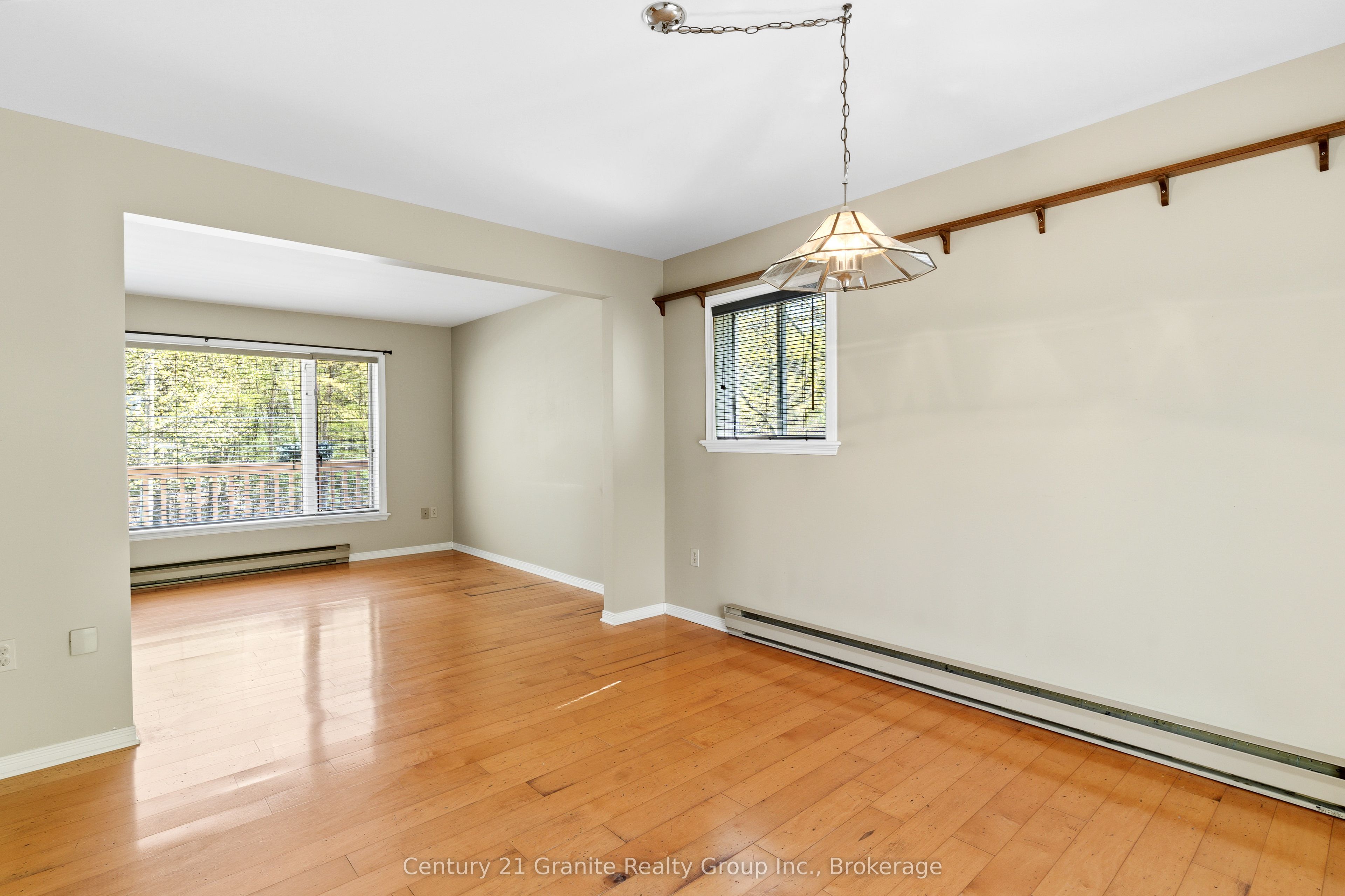 117 Riverside Drive E Property Photo 12