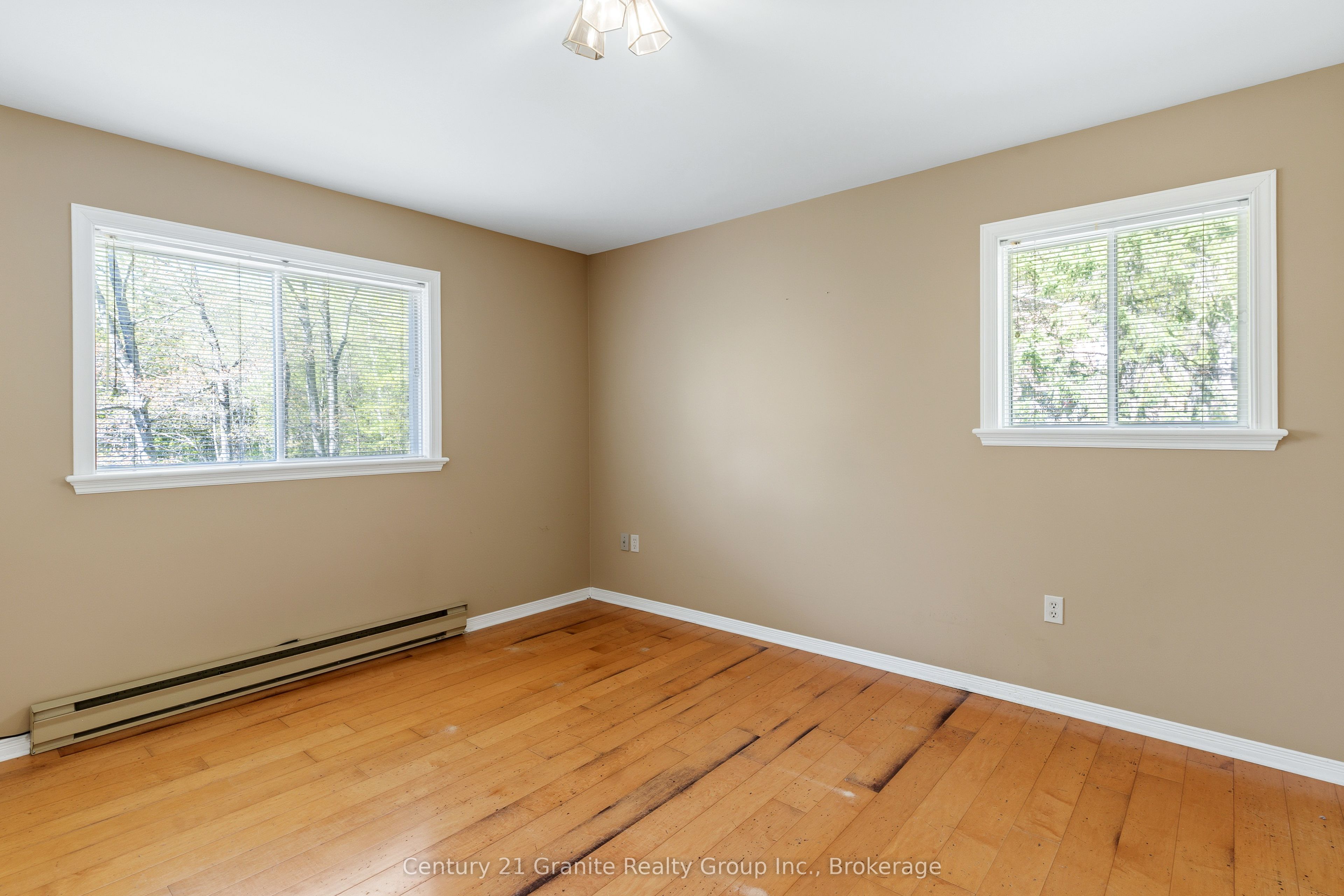 117 Riverside Drive E Property Photo 20