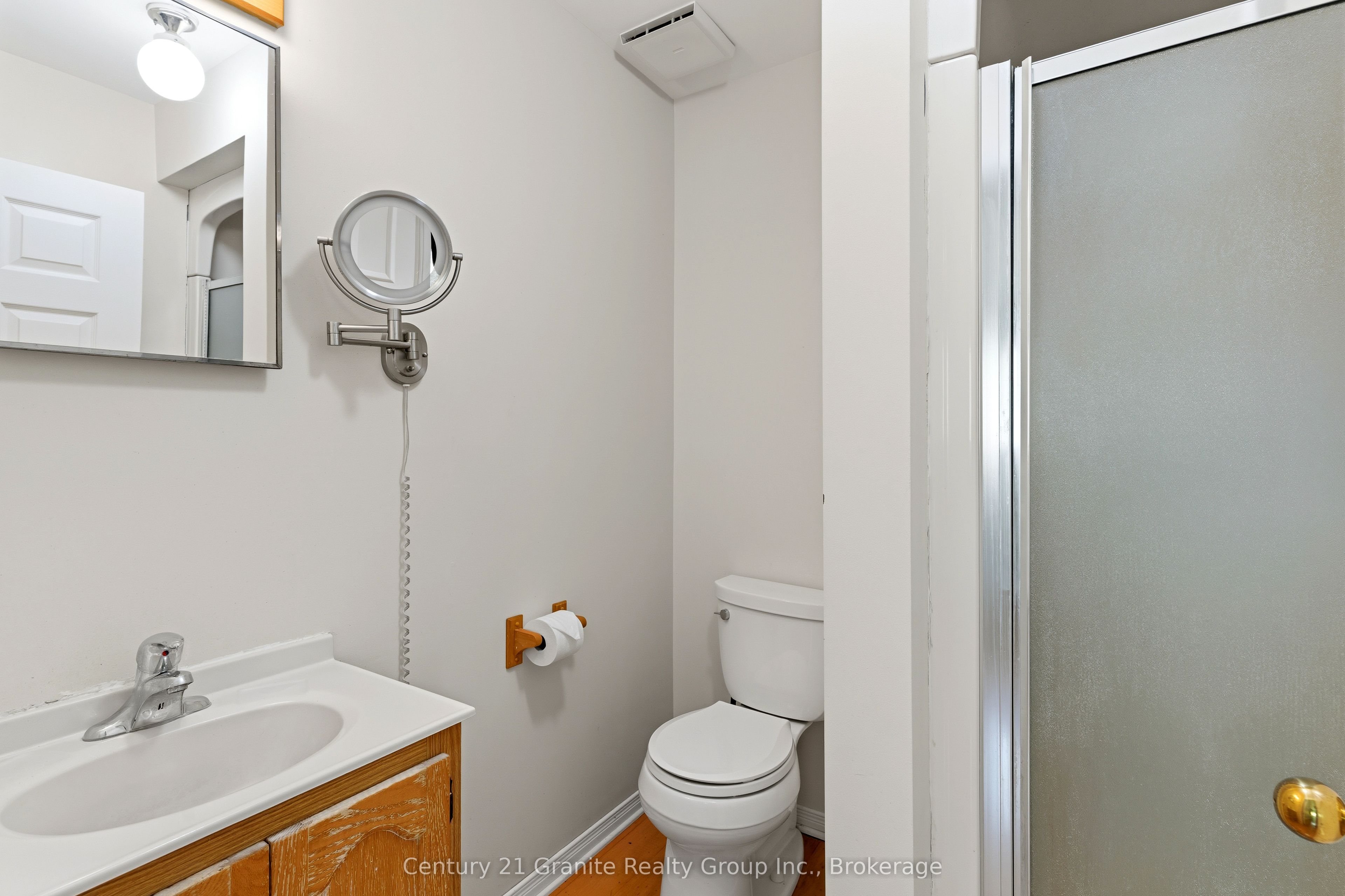 117 Riverside Drive E Property Photo 22