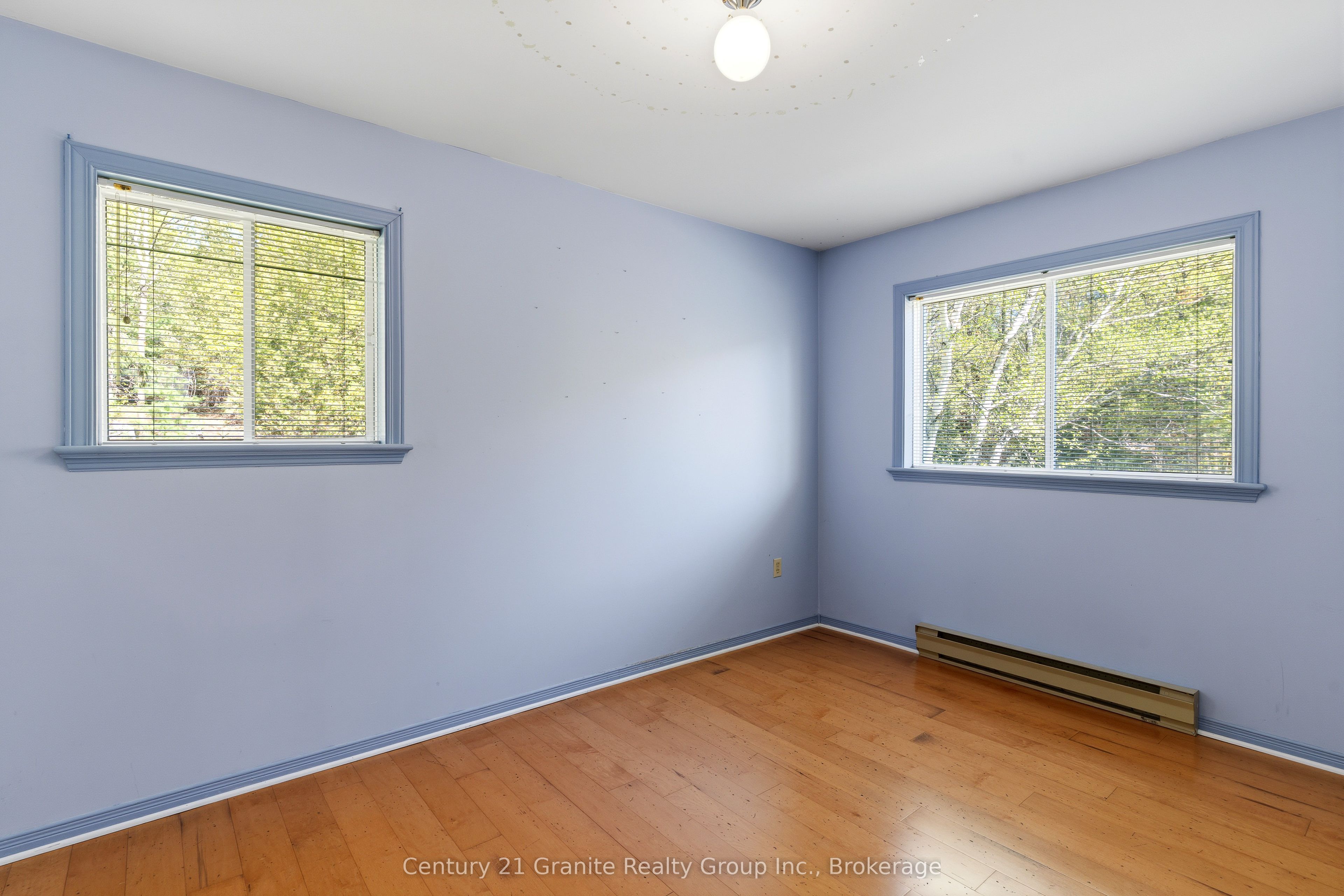 117 Riverside Drive E Property Photo 23