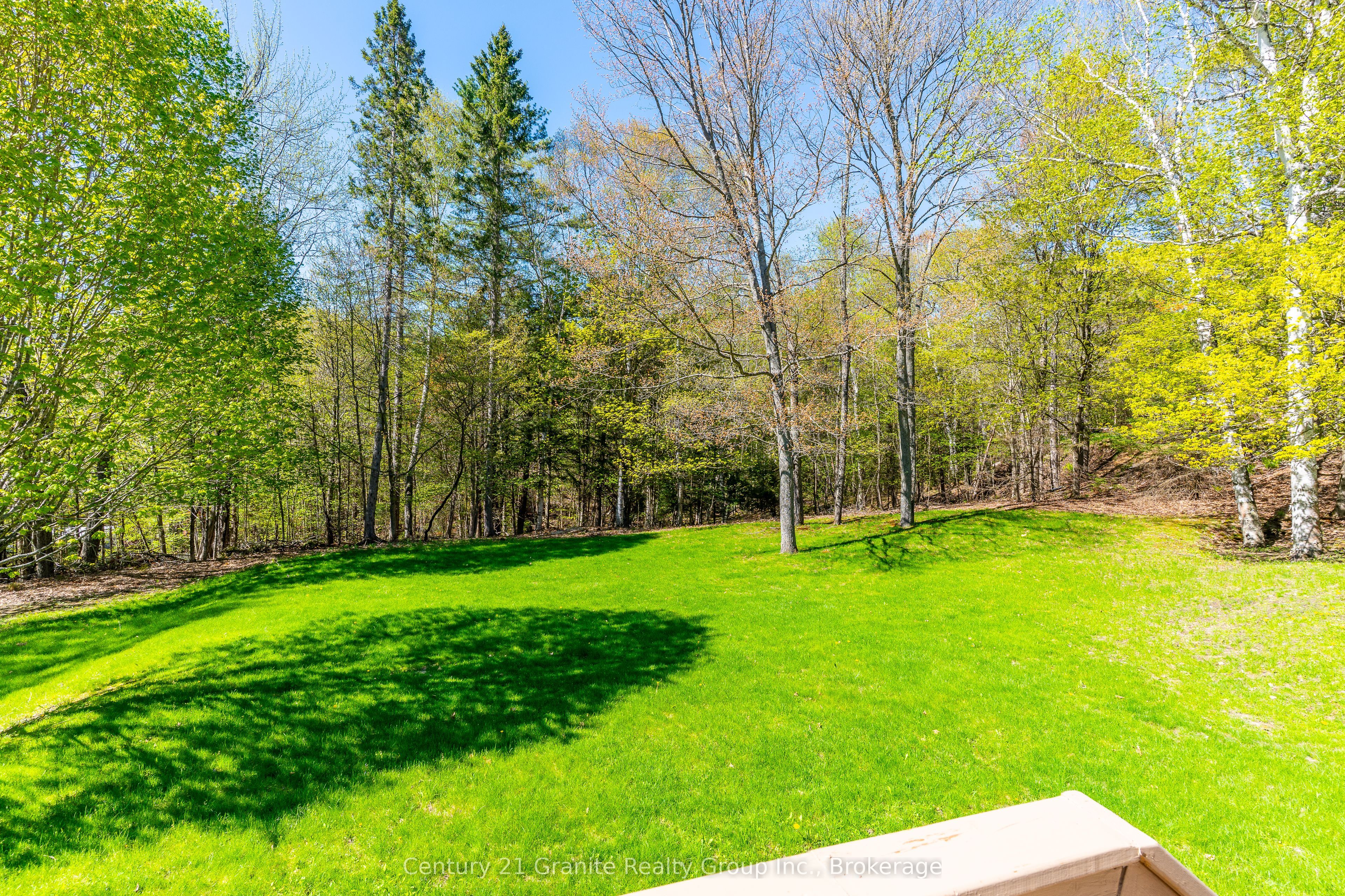 117 Riverside Drive E Property Photo 41