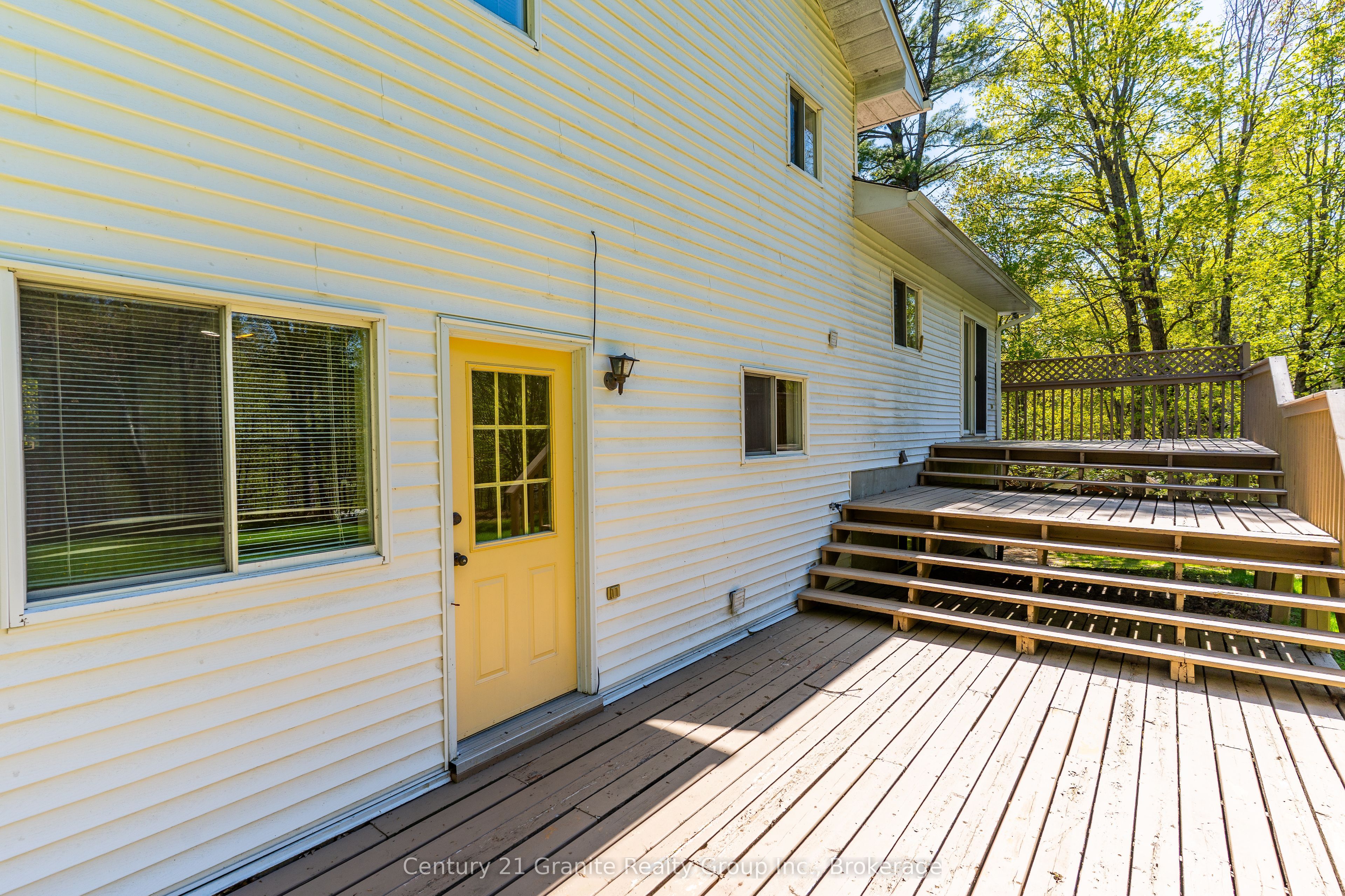 117 Riverside Drive E Property Photo 42
