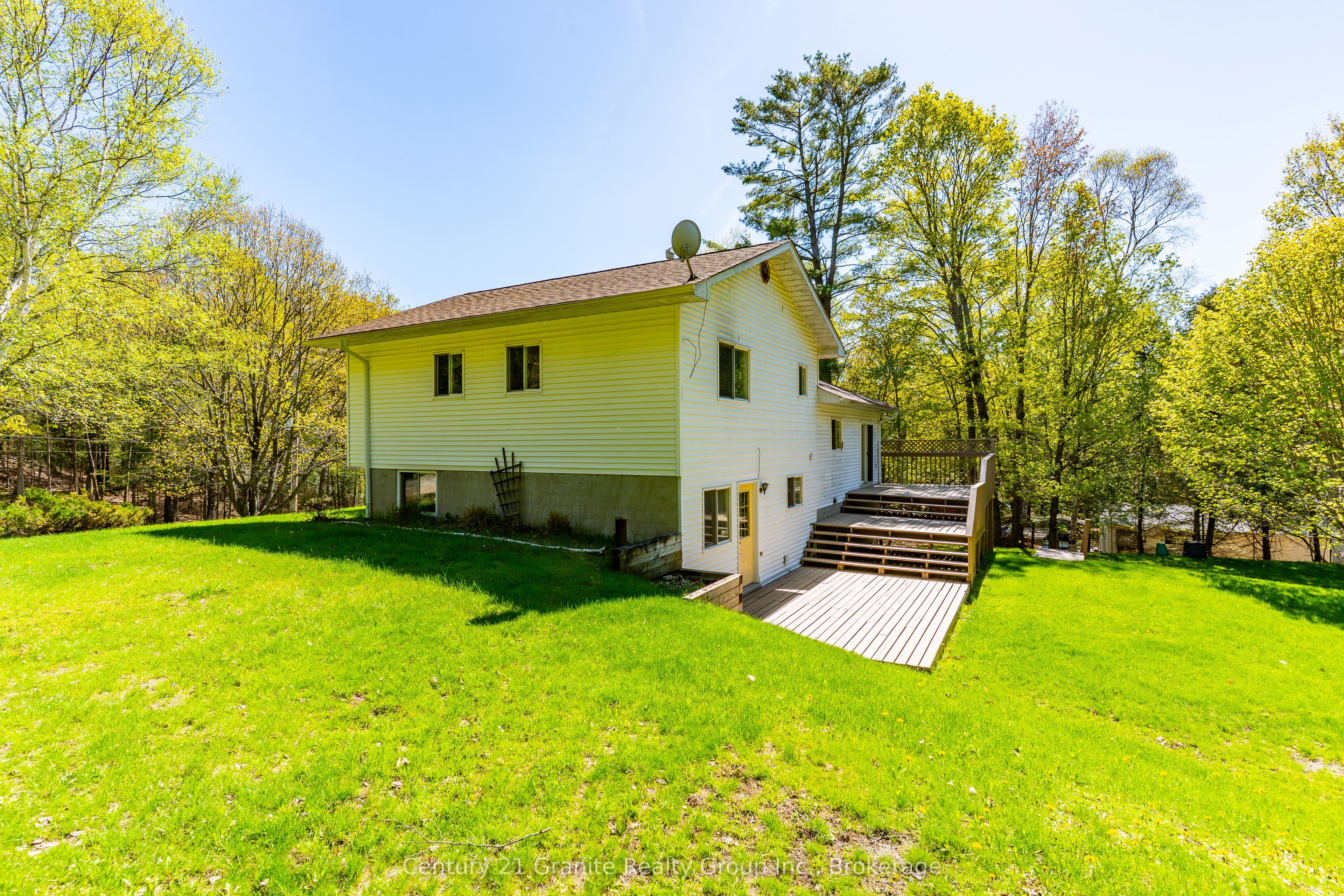 117 Riverside Drive E Property Photo 43