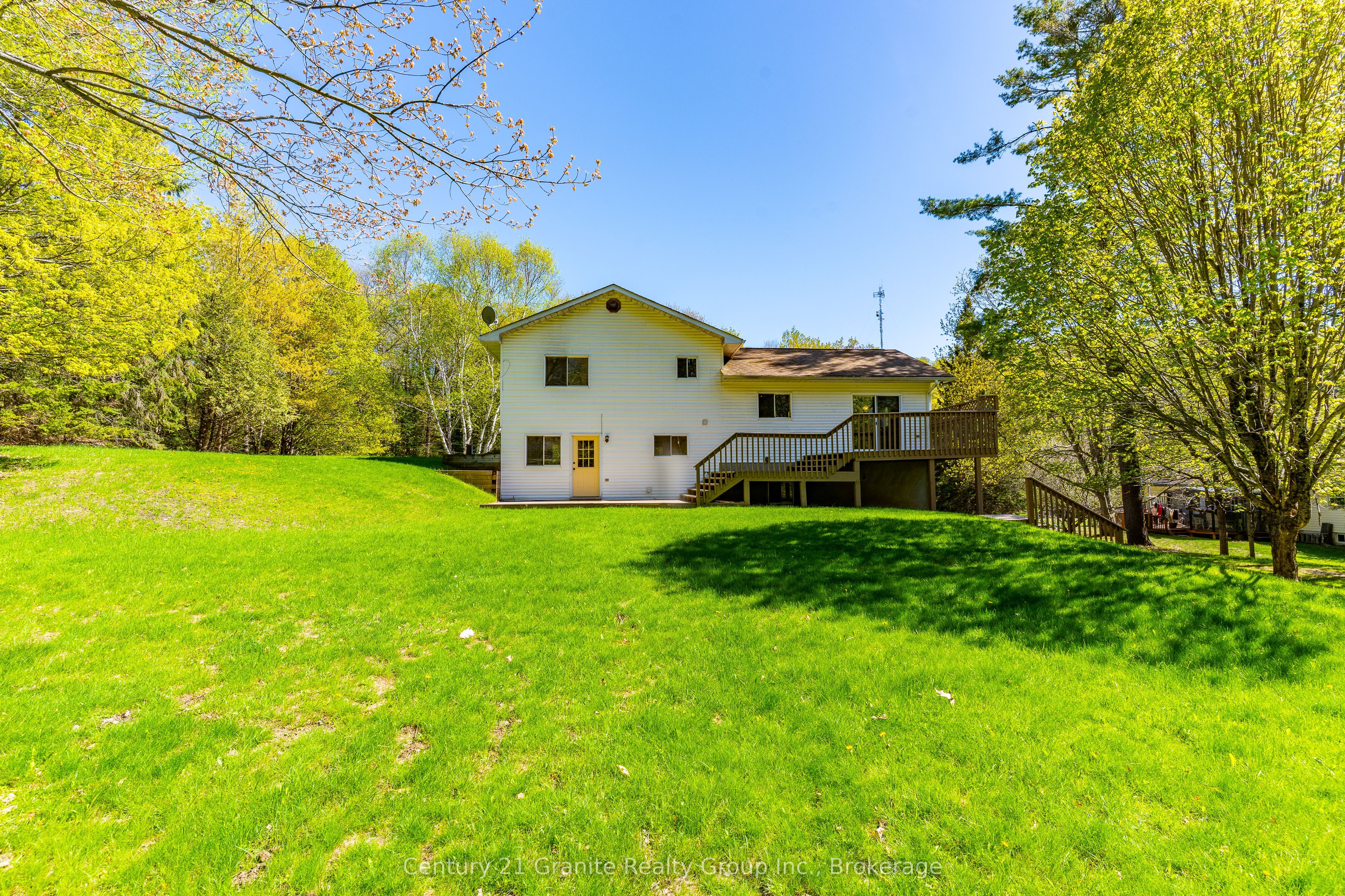 117 Riverside Drive E Property Photo 45