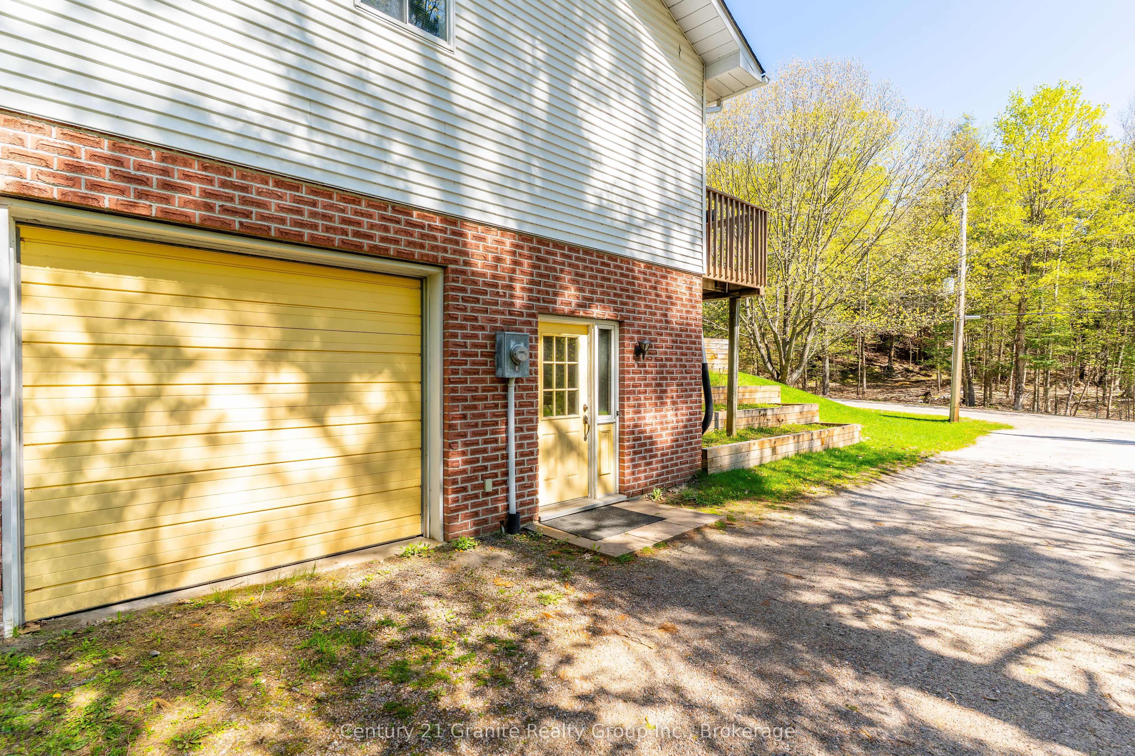 117 Riverside Drive E Property Photo 46