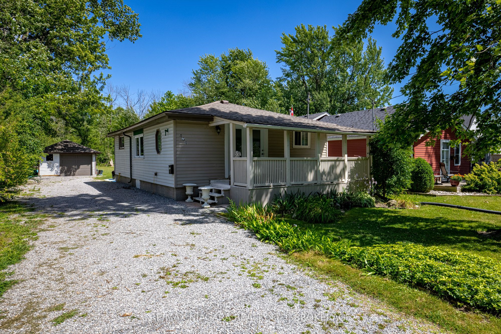 434 Crescent Road Property Photo 2