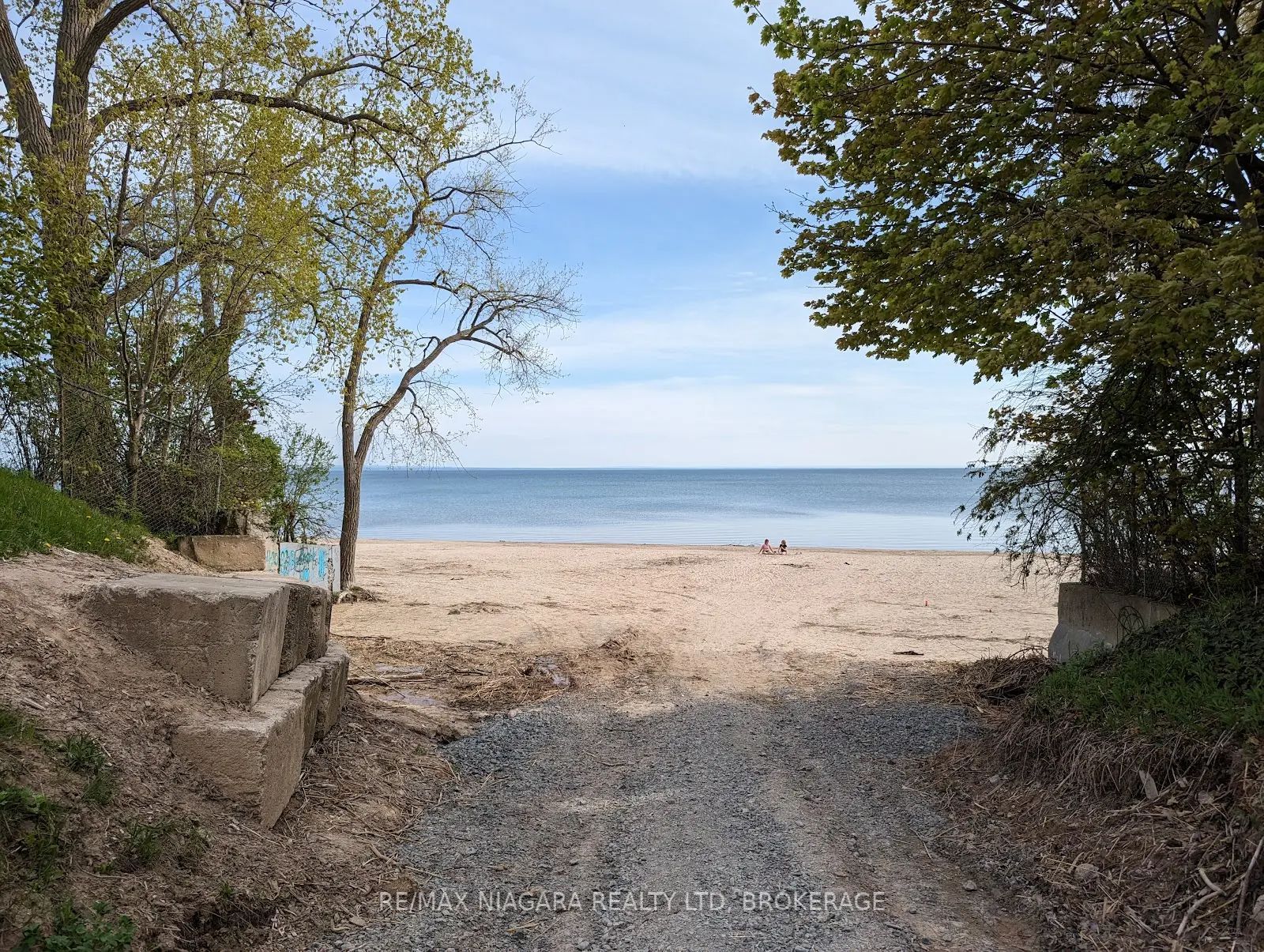 434 Crescent Road Property Photo 5
