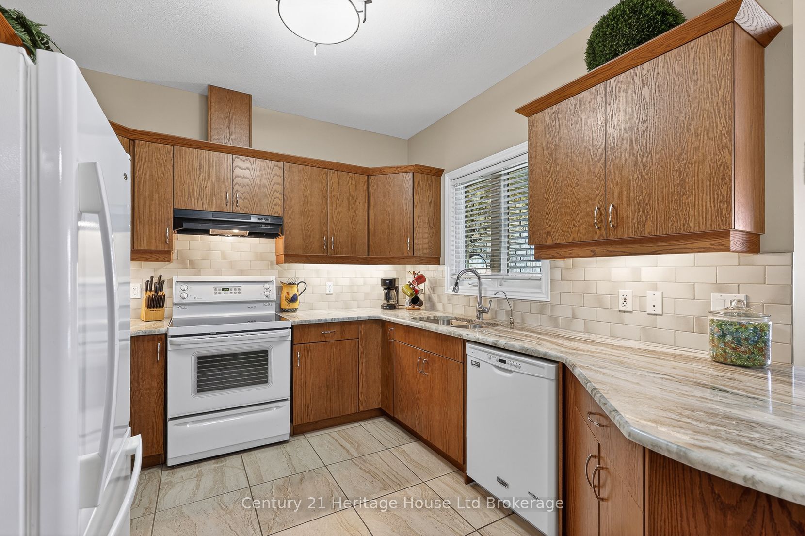 450 Lakeview Drive 13 Property Photo 7