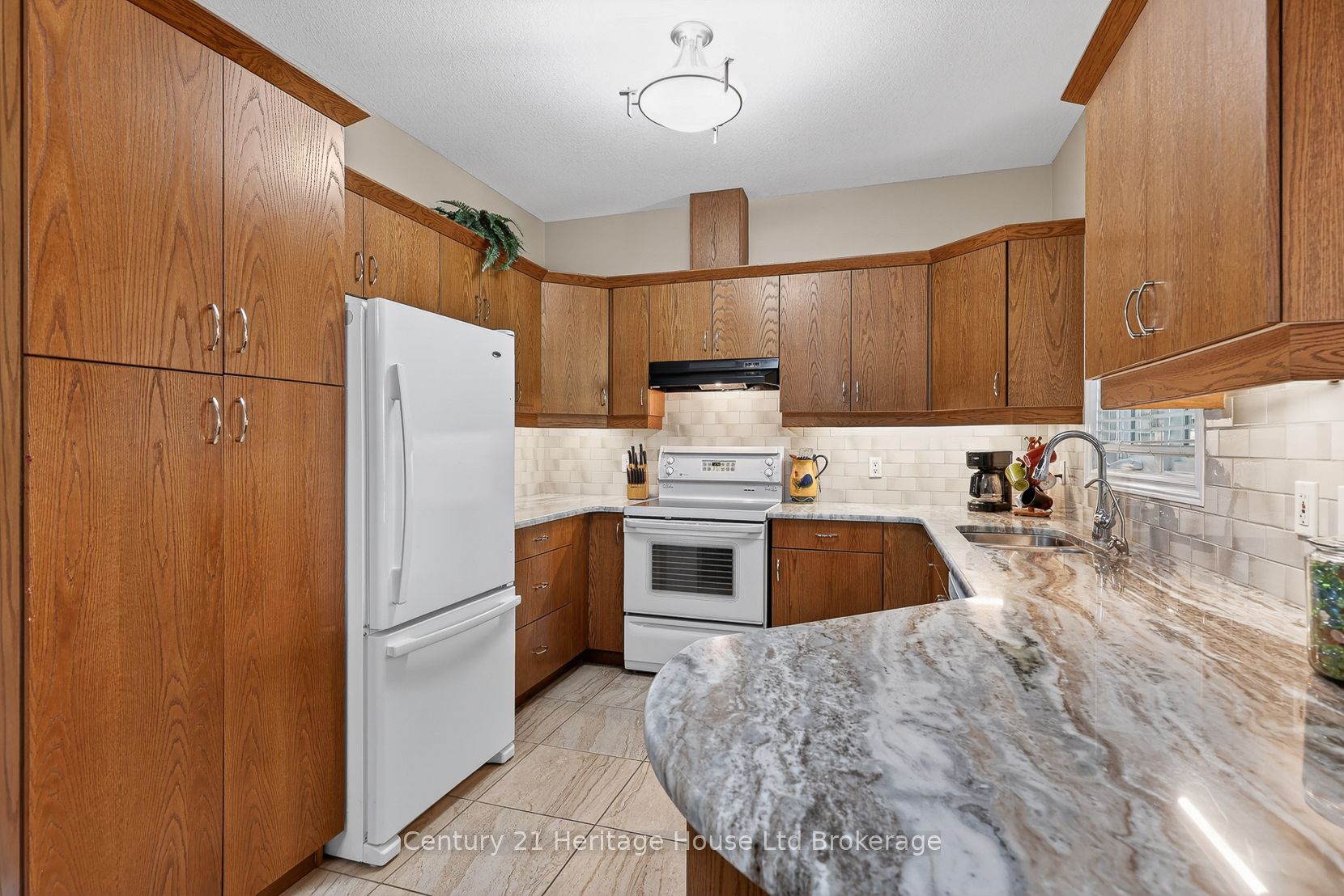 450 Lakeview Drive 13 Property Photo 8