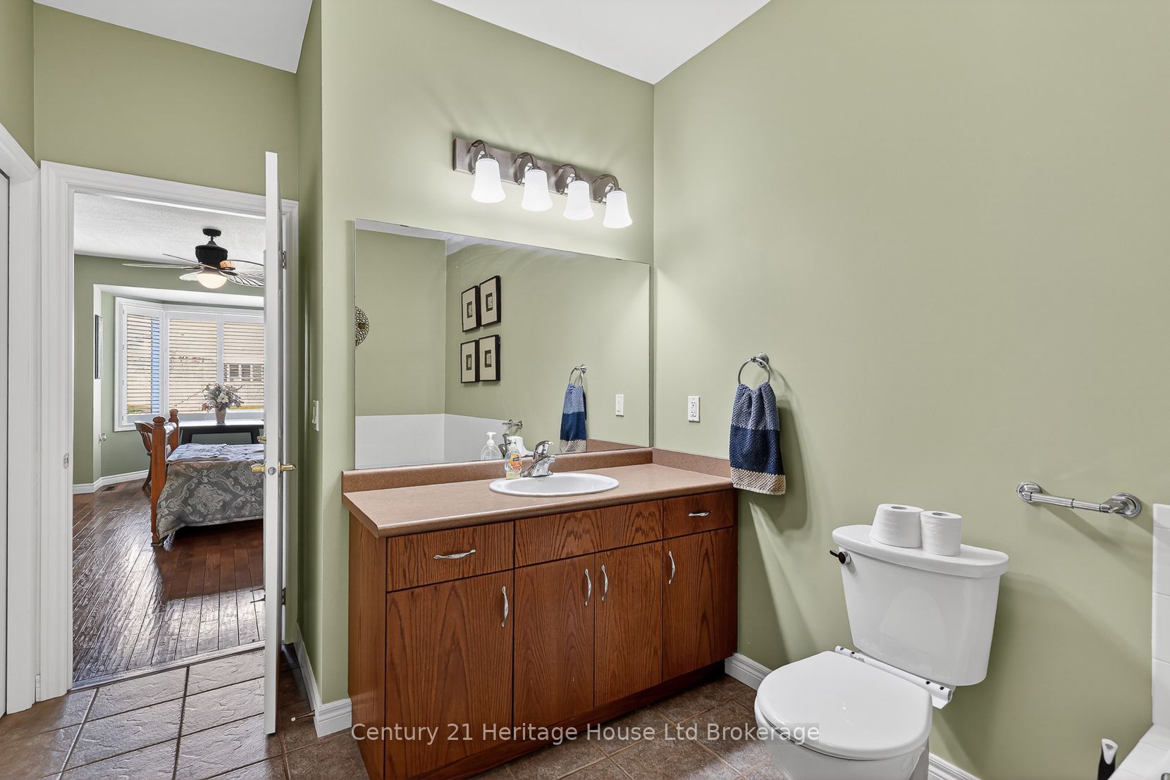 450 Lakeview Drive 13 Property Photo 17