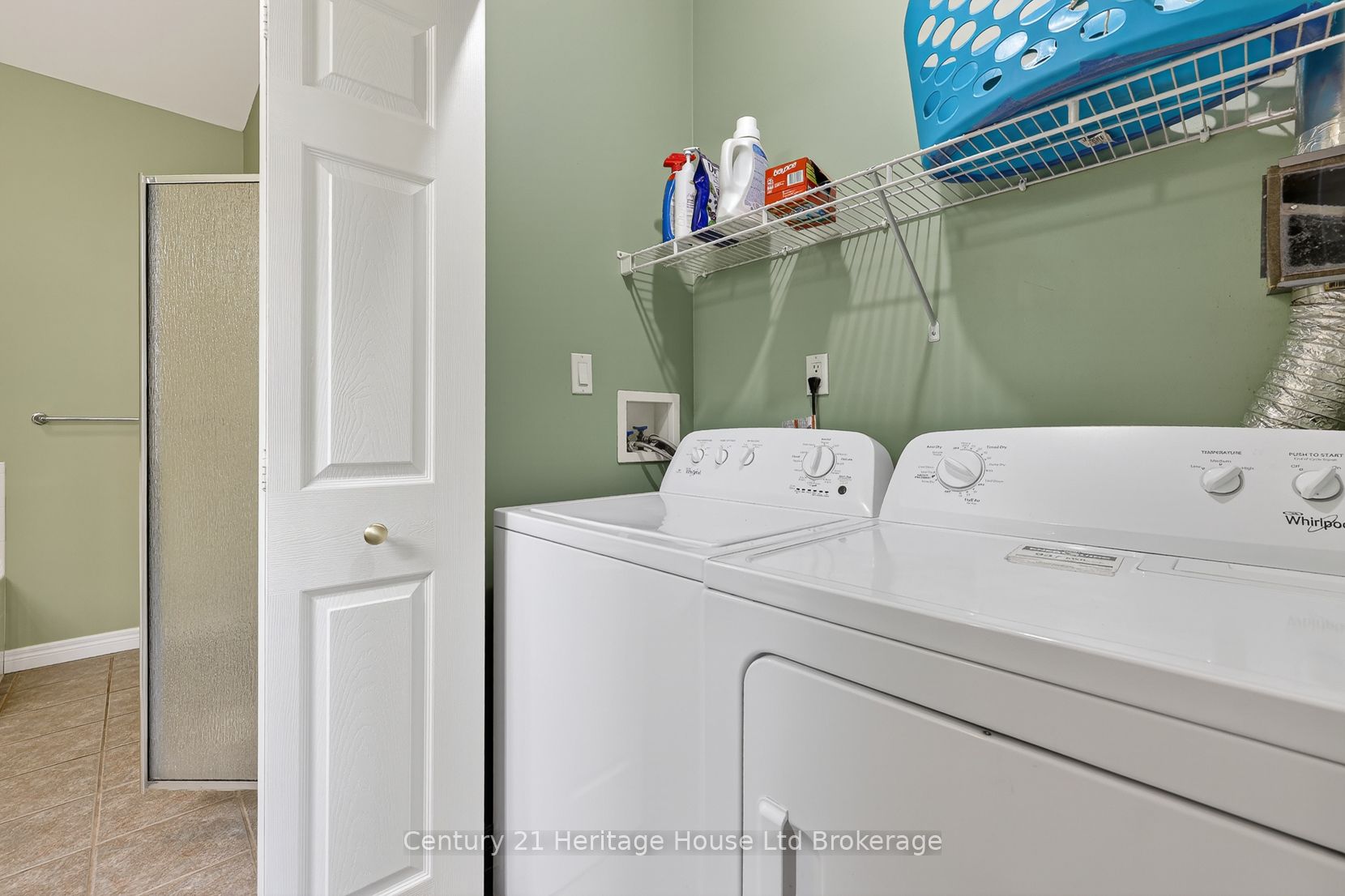 450 Lakeview Drive 13 Property Photo 19