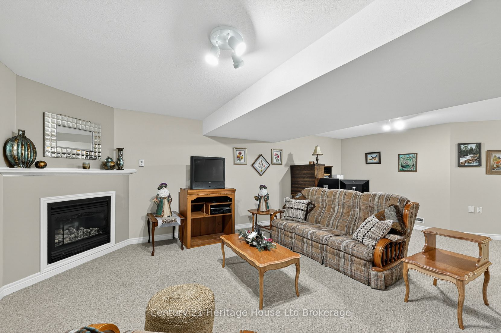 450 Lakeview Drive 13 Property Photo 23