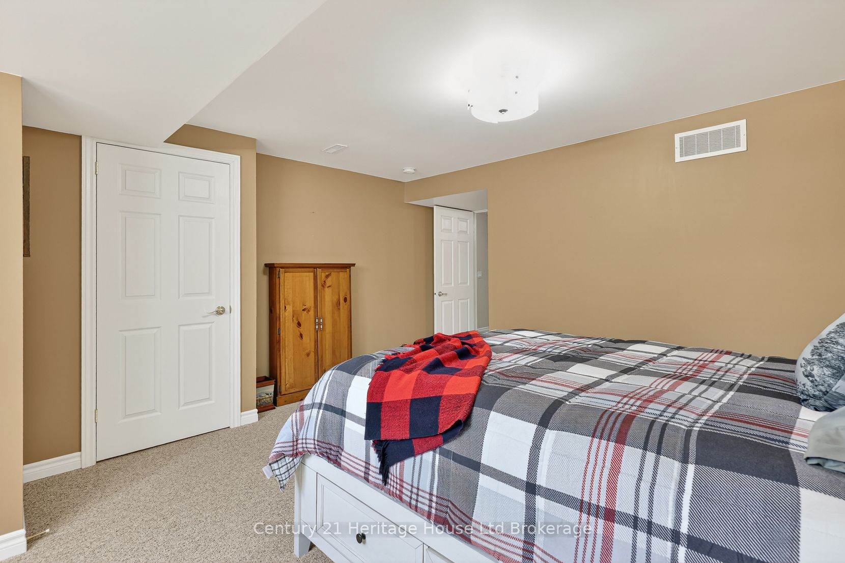 450 Lakeview Drive 13 Property Photo 27