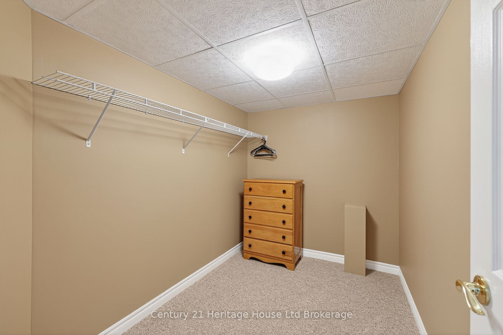 450 Lakeview Drive 13 Property Photo 28