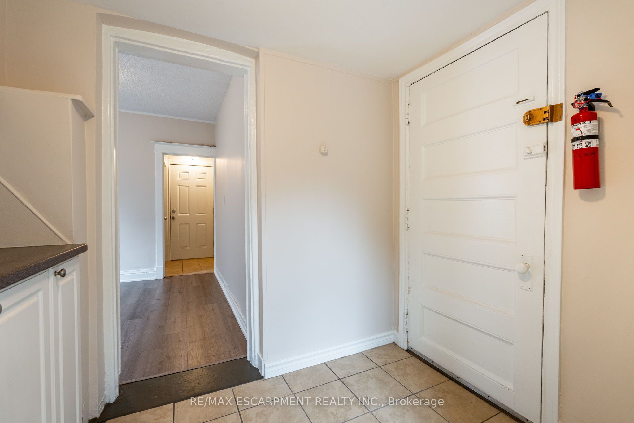 89 Carrick Avenue 3 Property Photo 7