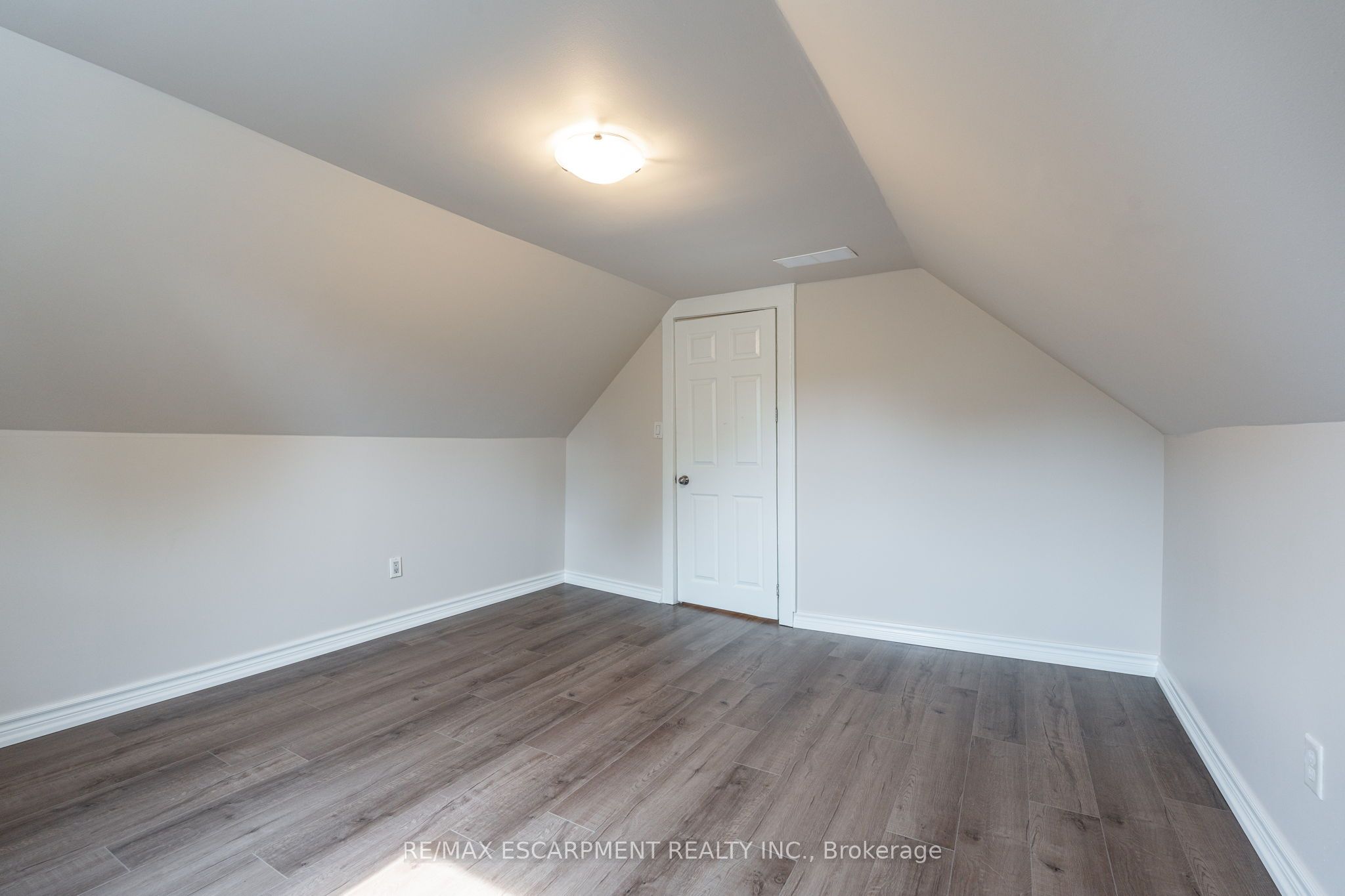 89 Carrick Avenue 3 Property Photo 17