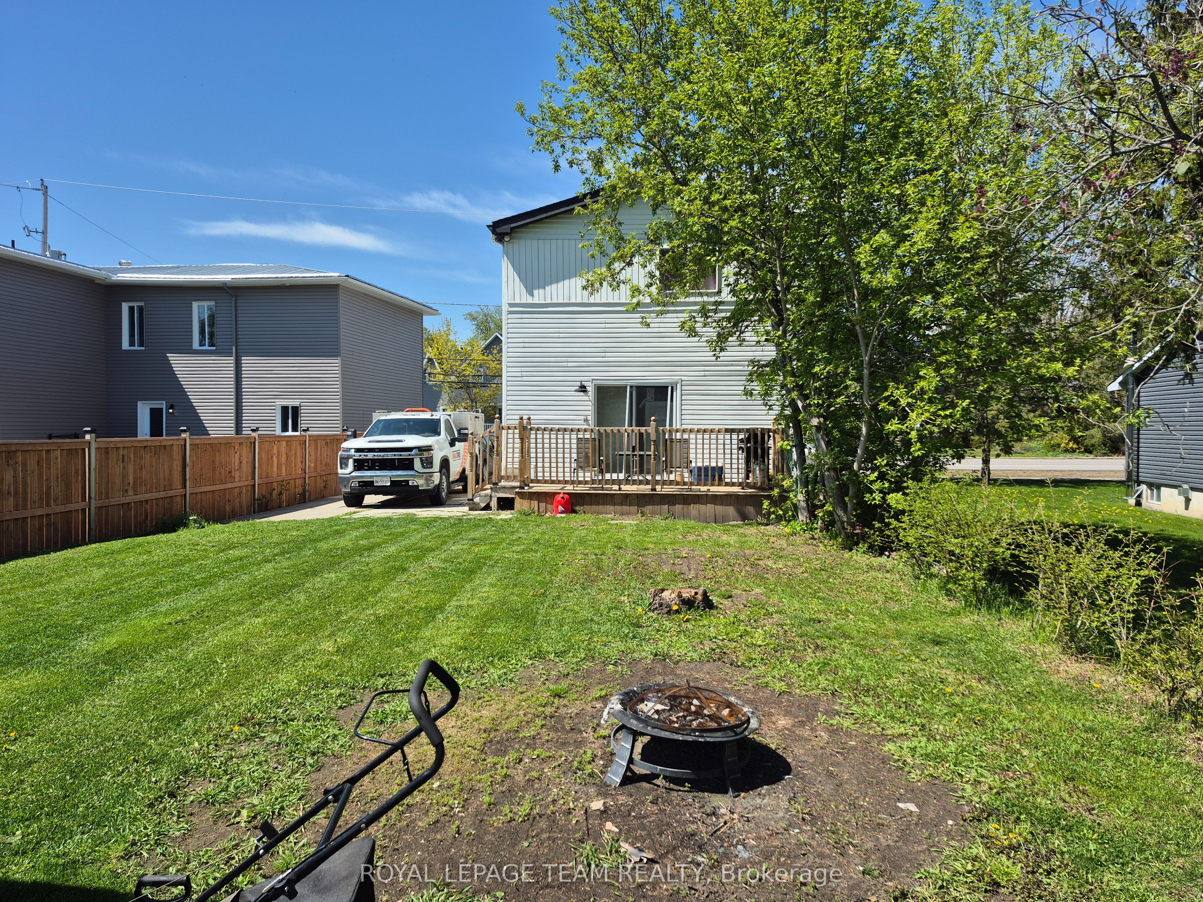 3267 Yorks Corners Road S Property Photo 4