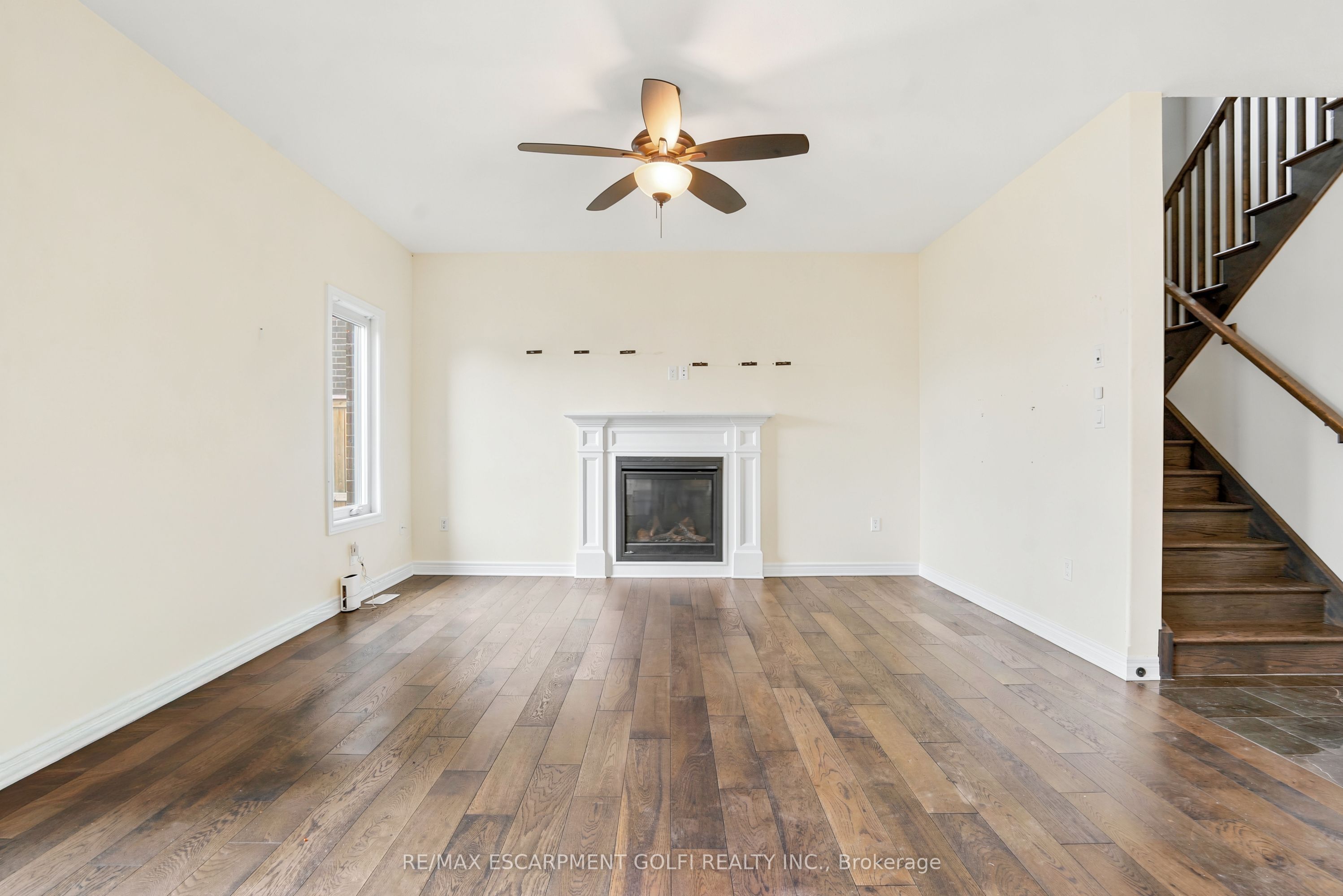 374 Viger Drive S Property Photo 9